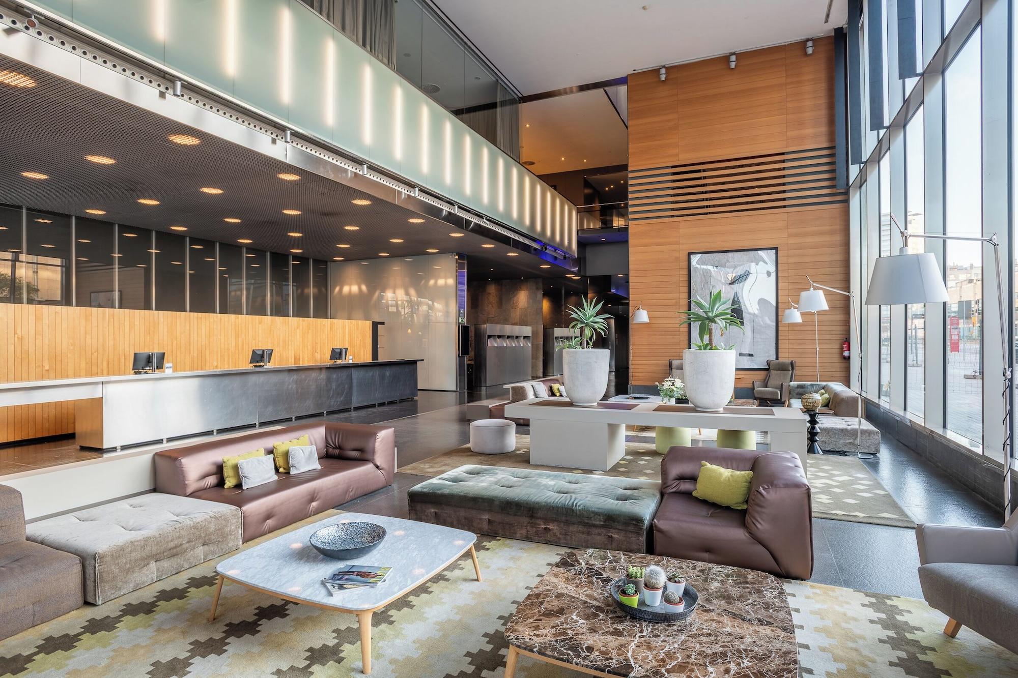 Vista Lobby Leonardo Royal Hotel Barcelona Forum
