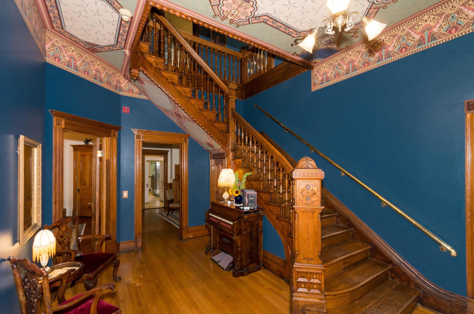 Vista Lobby Lumber Baron Inn