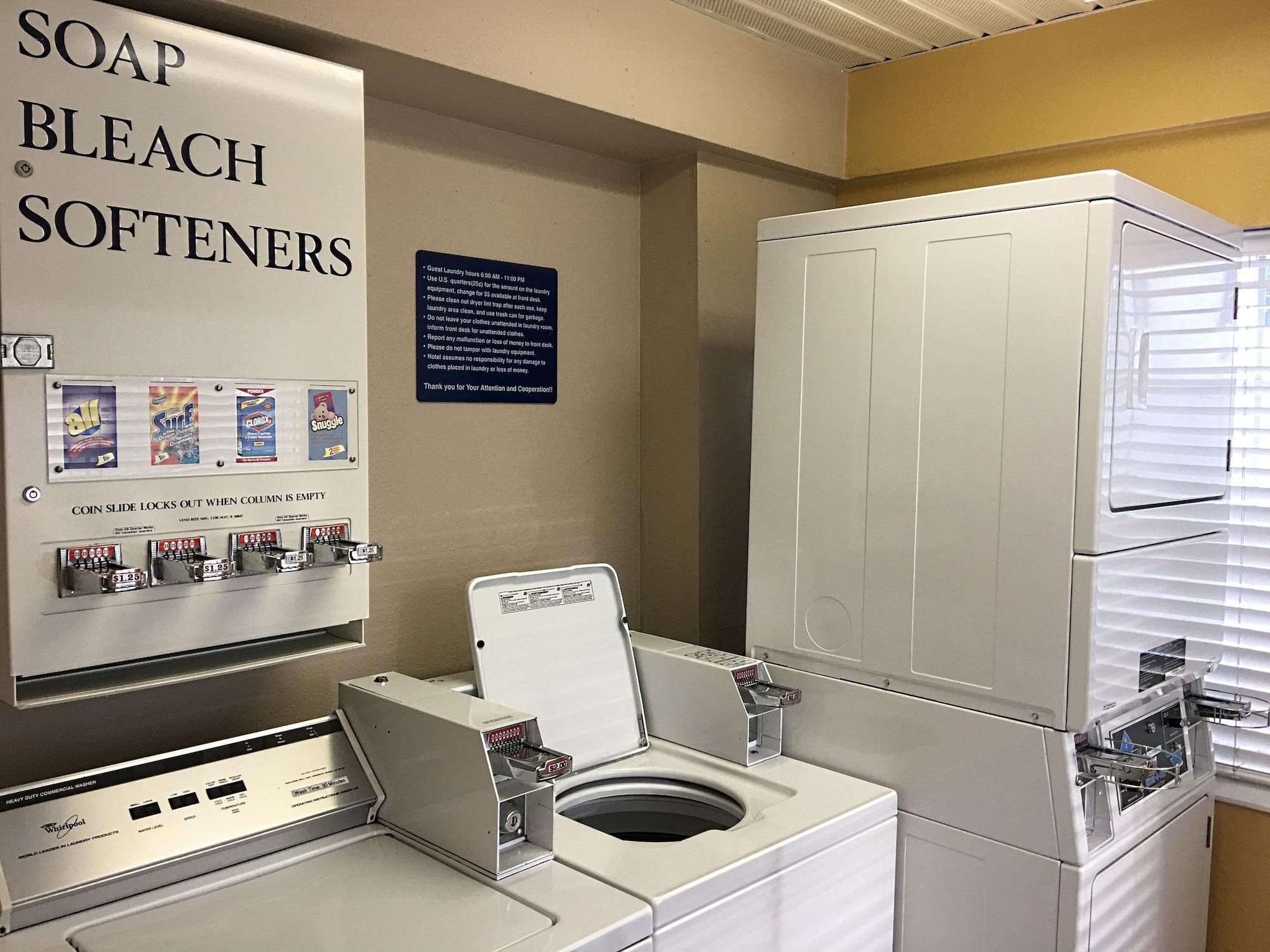 Instalaciones Recreativas Hometown Inn & Suites Jacksonville - Butler Blvd./Southpoint