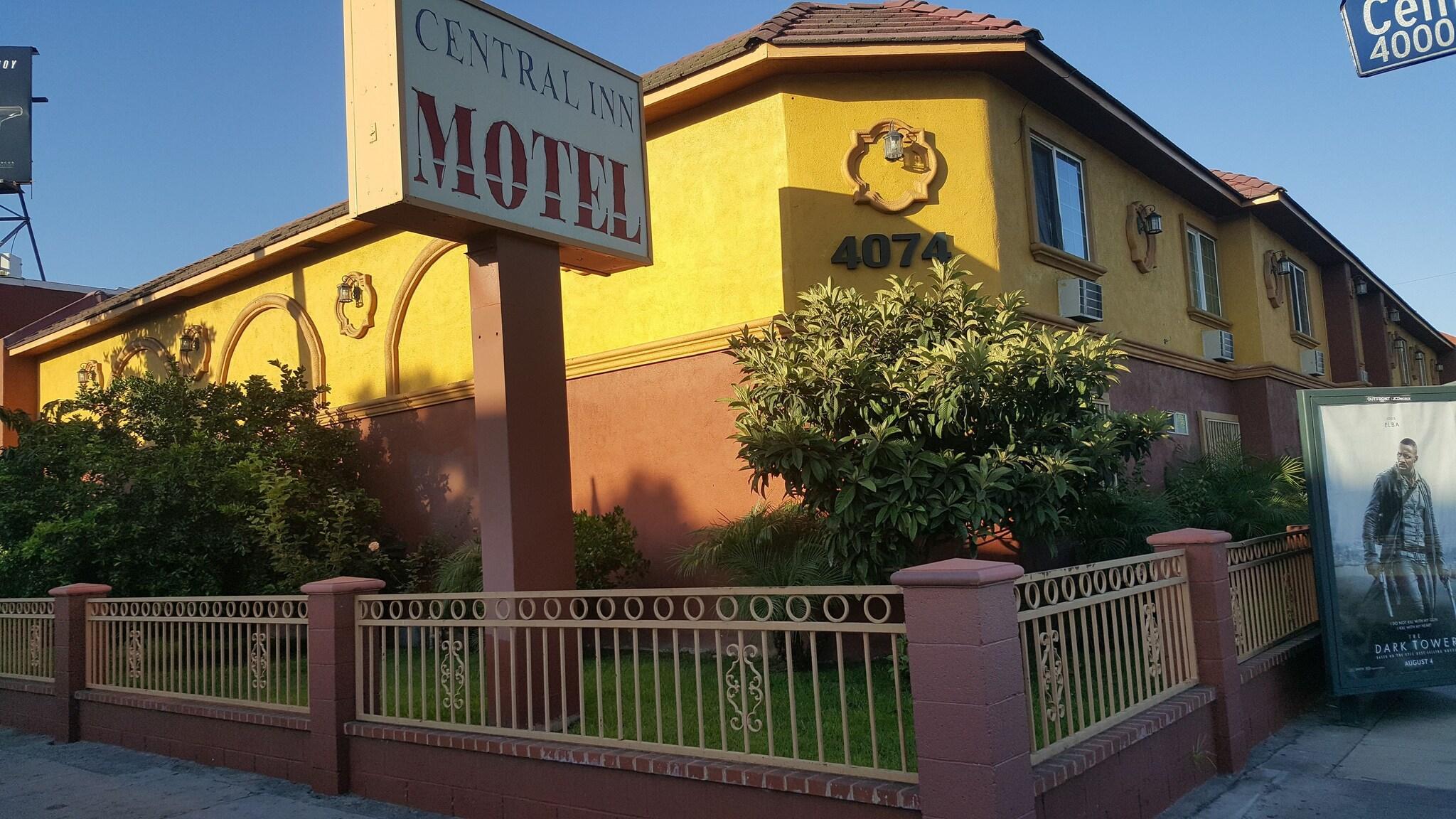 Varios Central Inn Motel on 41 Street