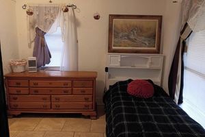 Alquiler Vacacional - Cozy 3-bedroom cabin with AC and full kitchen and laundry.