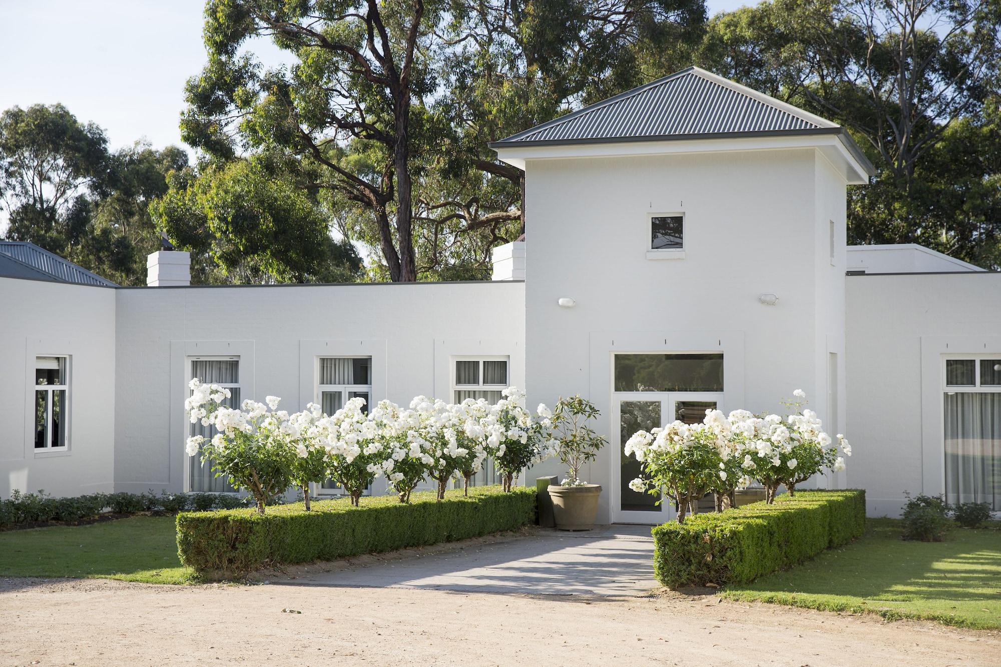 Vista Exterior Lancemore Lindenderry Red Hill