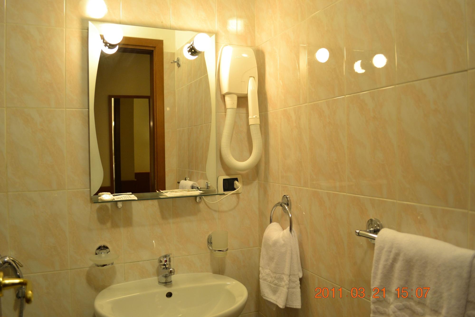 Equipamiento de Habitación Hotel Everest