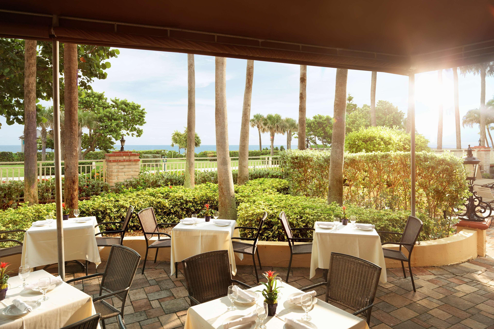 Restaurant Embassy Suites by Hilton Deerfield Beach Resort & Spa