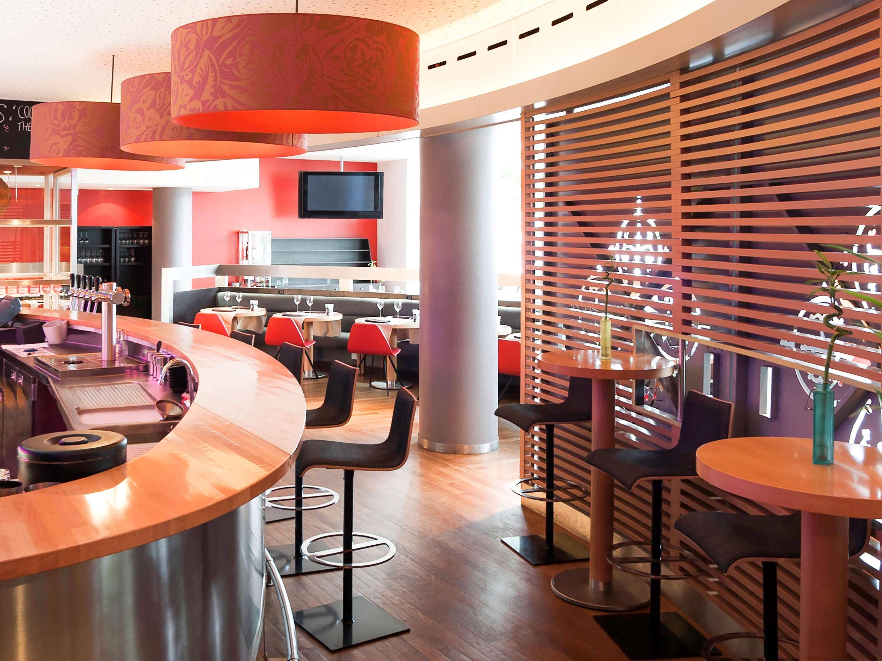 Bar/Salón Novotel Leuven Centrum