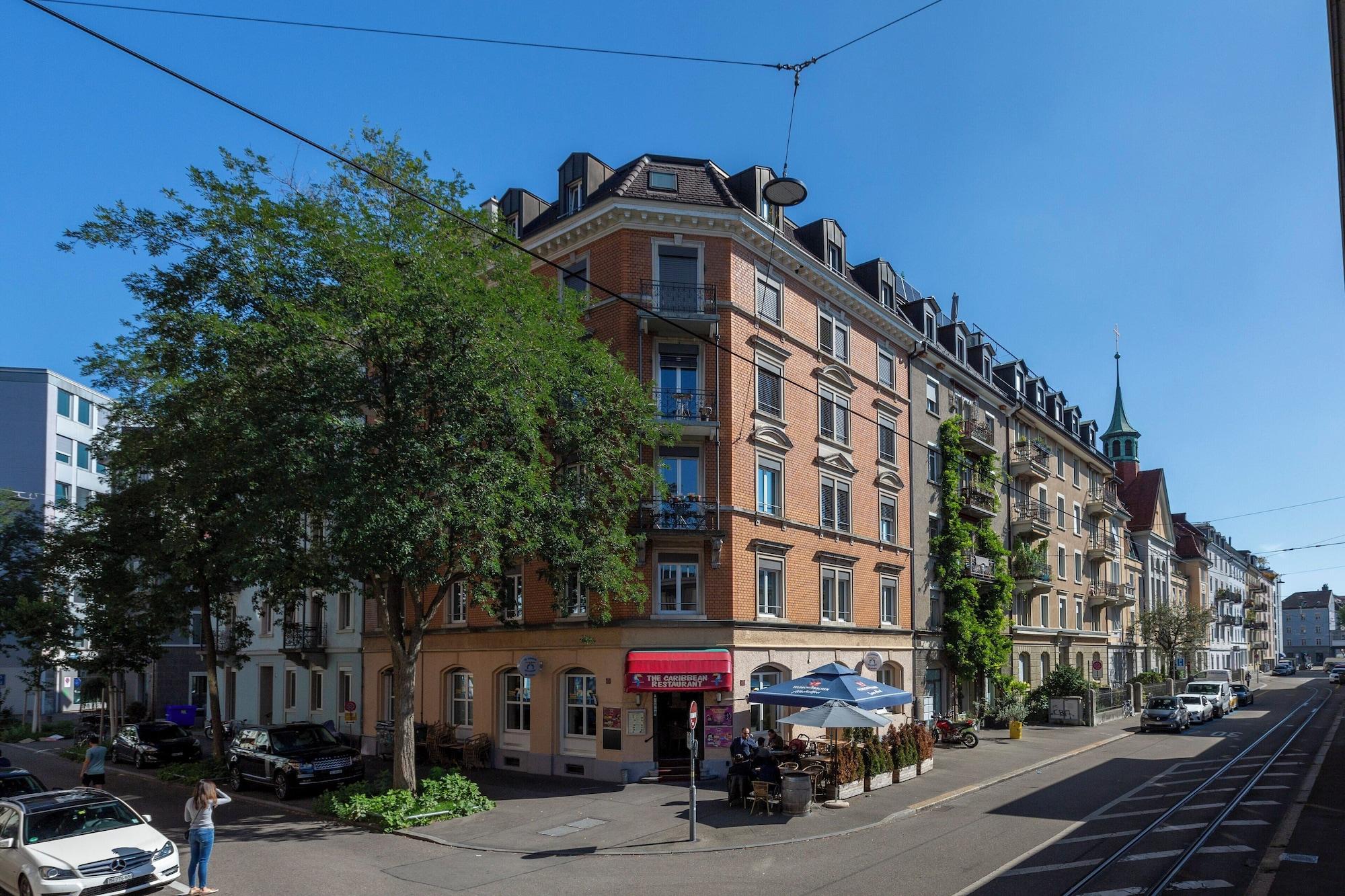 Equipamiento de Habitación KAYA Zurich Elisabethenstrasse