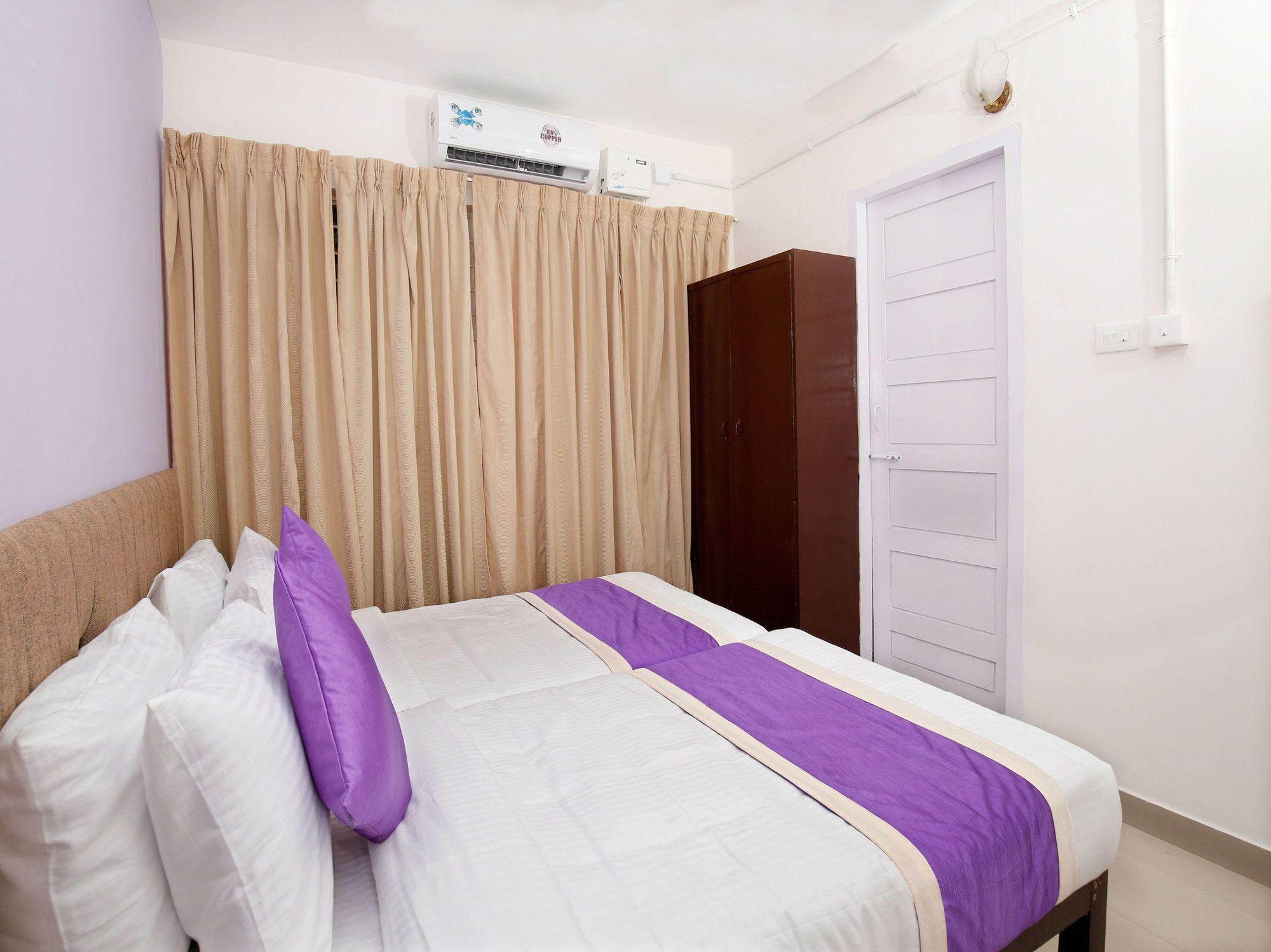 Habitación OYO 9797 Hotel Vbee Plaza