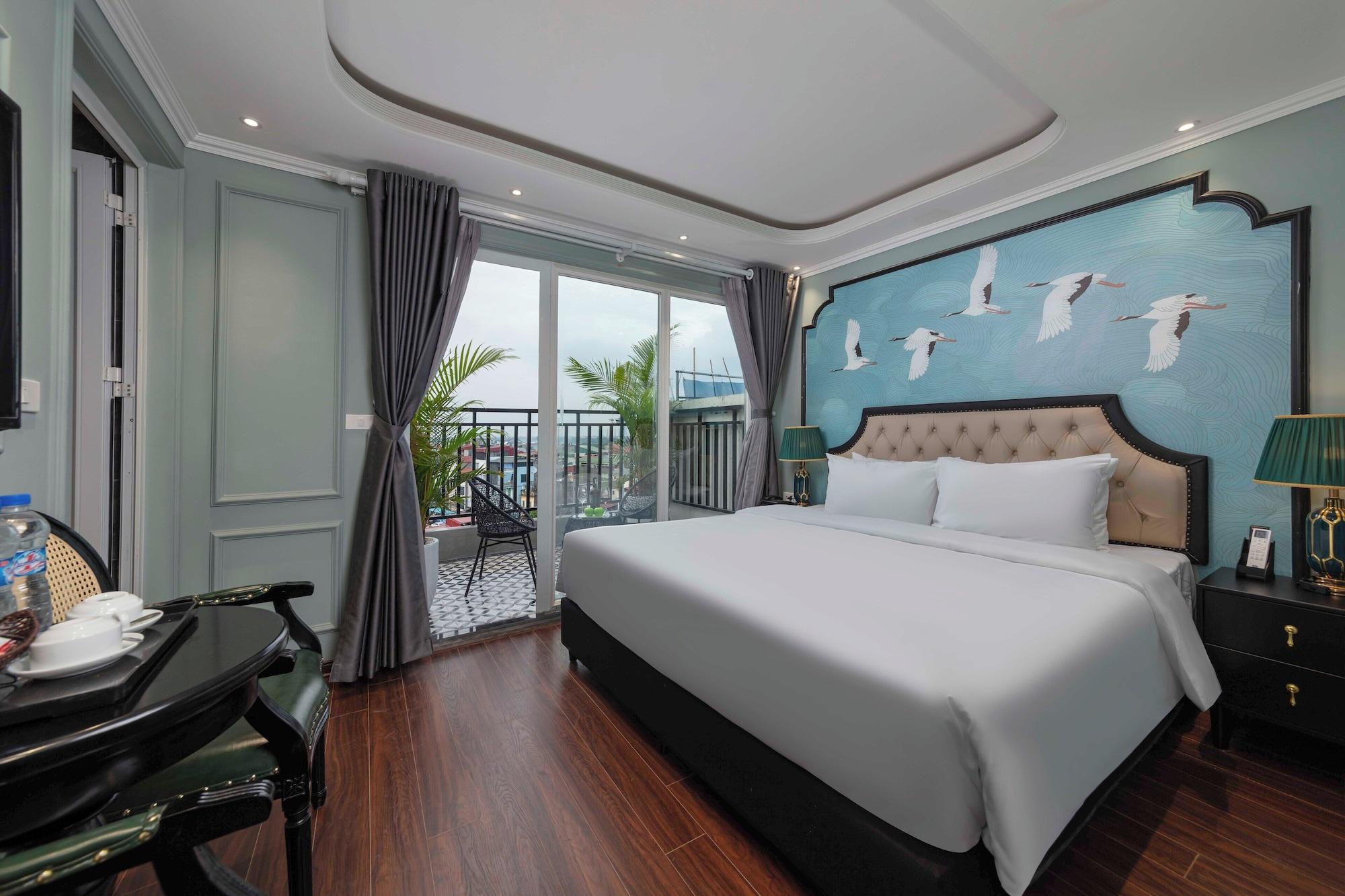 Varios Madelise Central Hotel & Travel
