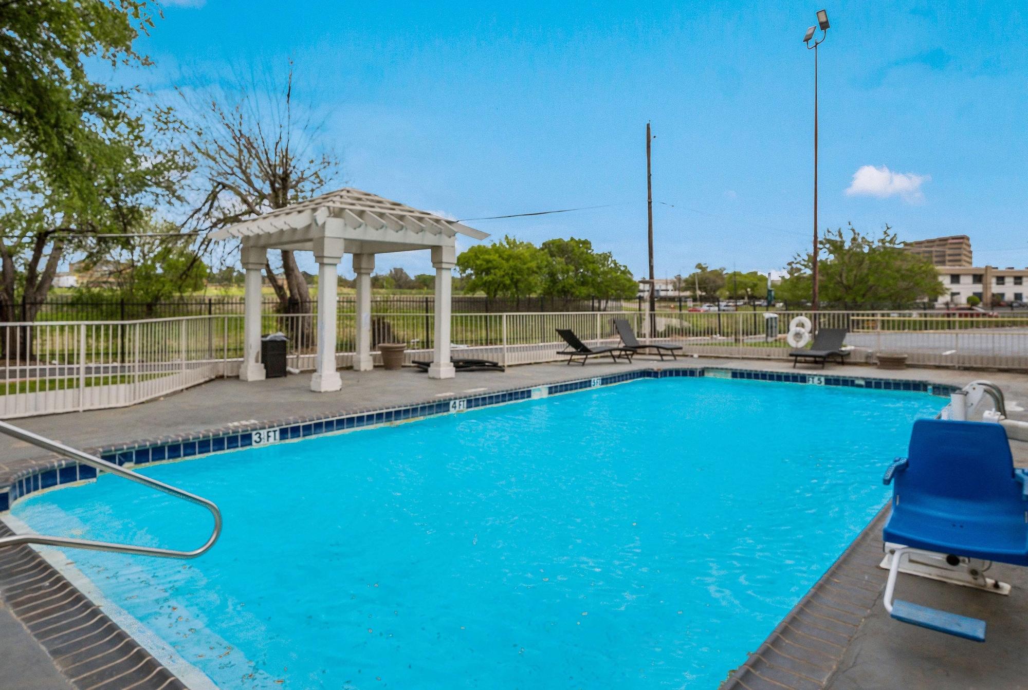 Vista Piscina Motel 6 Dallas, TX - Market Center