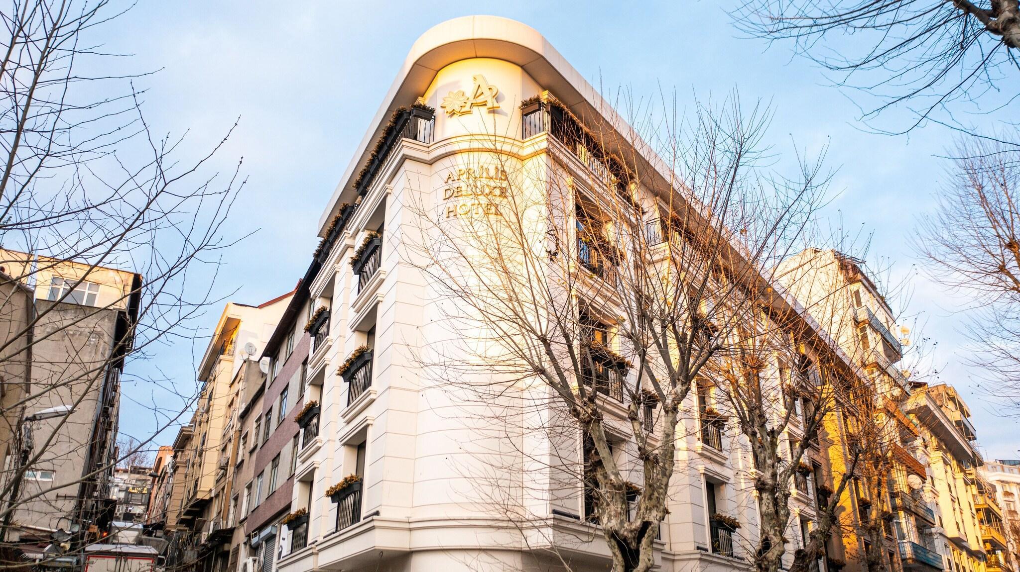 Vista Exterior Aprilis Deluxe Hotel