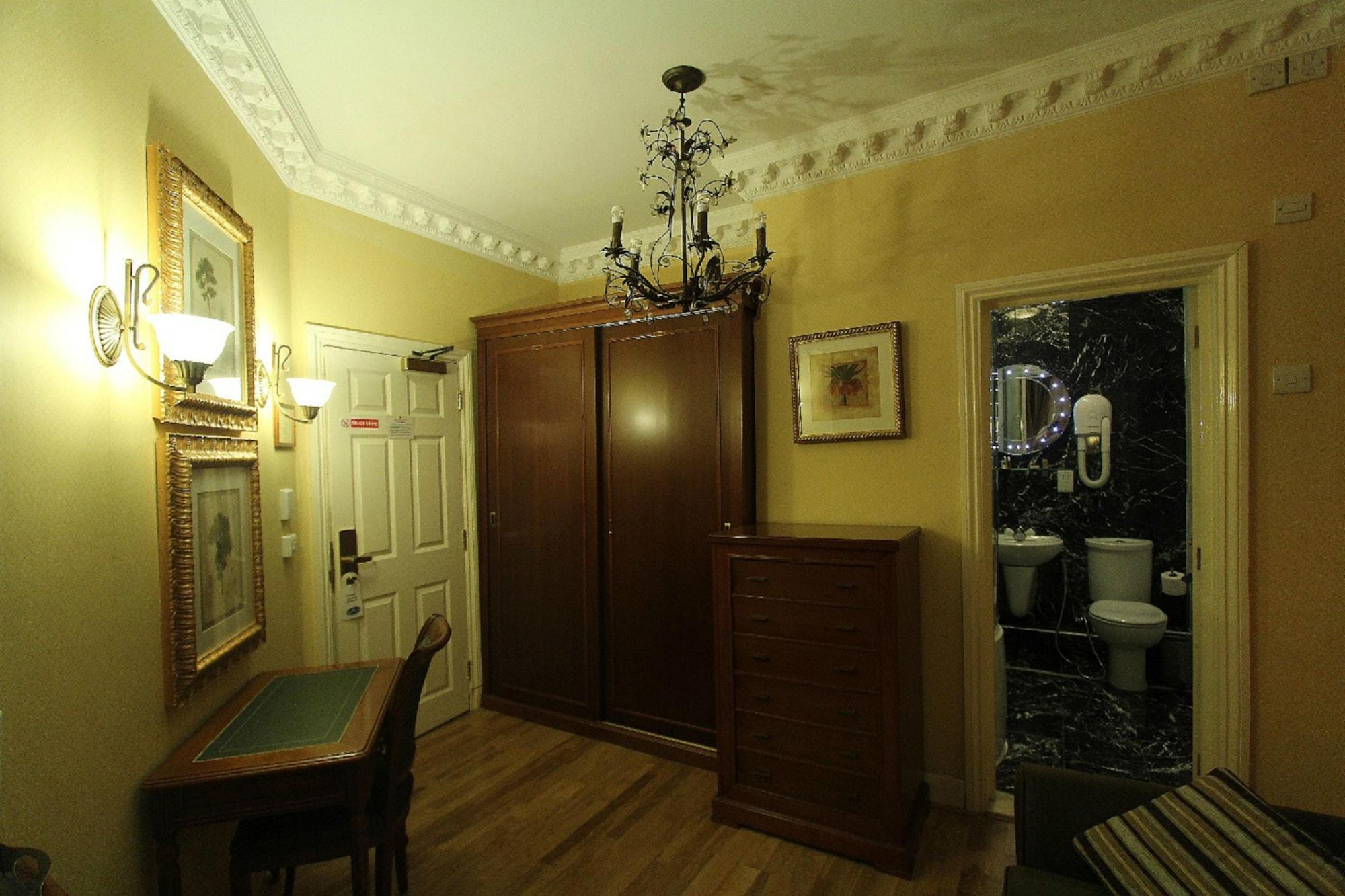 Set de Habitación Opulence Boutique Hotel