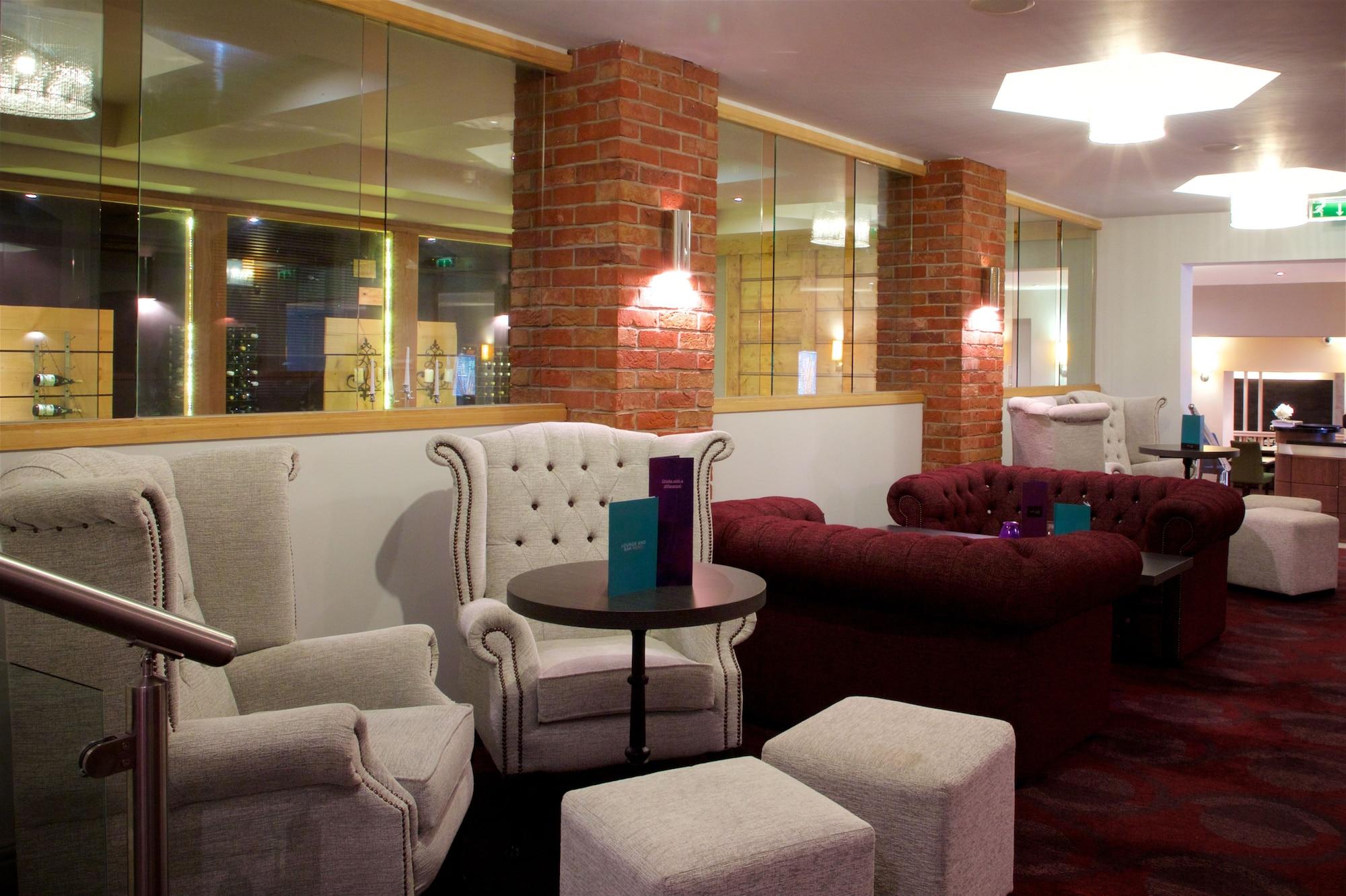 Vista Lobby Manchester Airport Stanley Hotel
