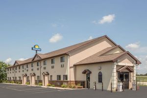 Alojamiento - Days Inn by Wyndham Le Roy/Bloomington Southeast