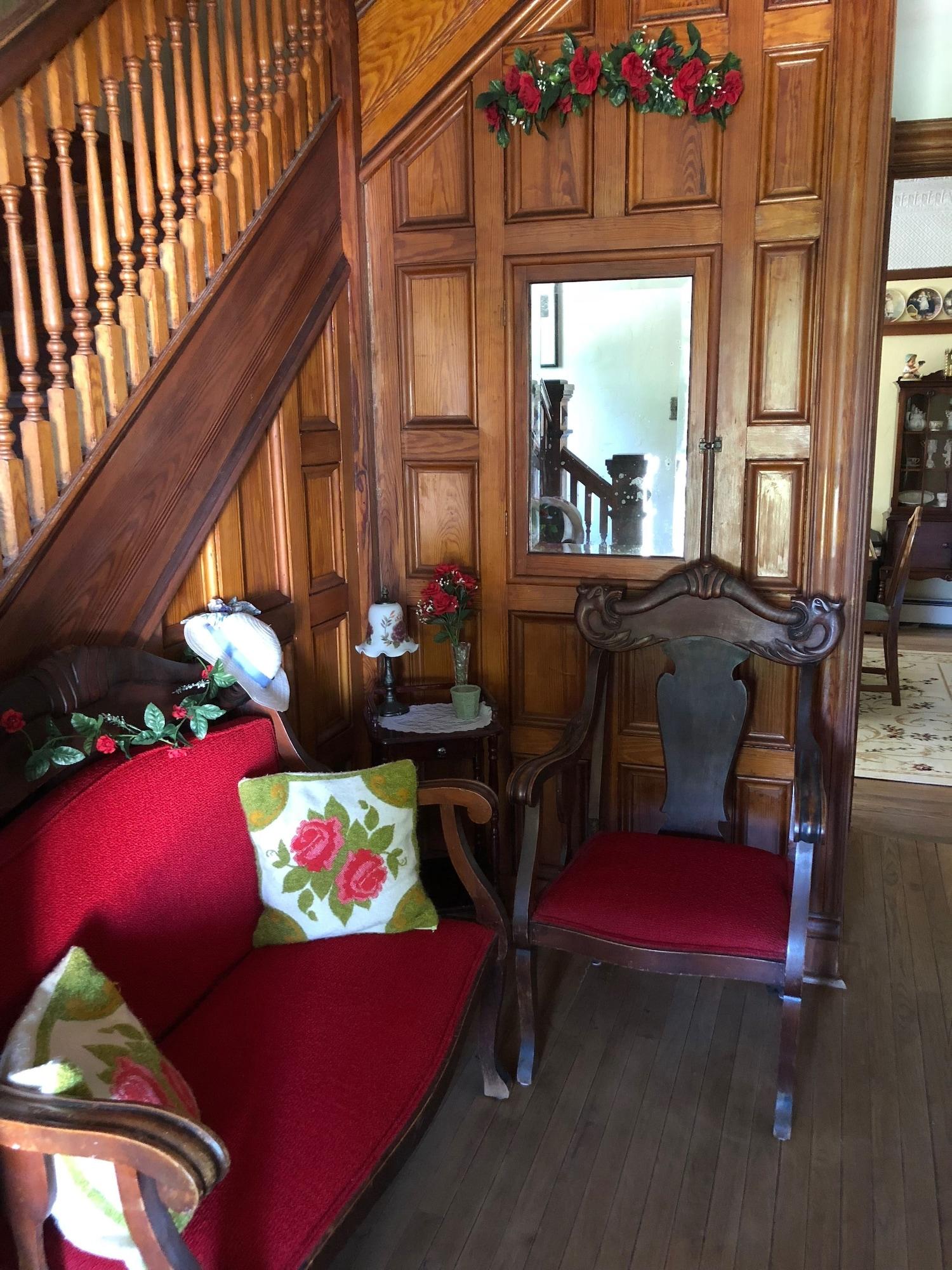 Vista Lobby Antique Rose Inn Windham