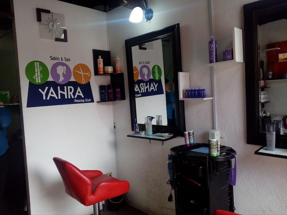 Hotel Hostel y Restaurante Casa Jacaranda