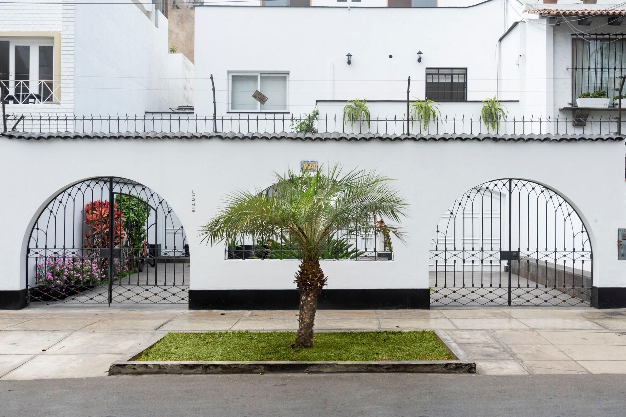 Vista Exterior Lima 18 Boutique