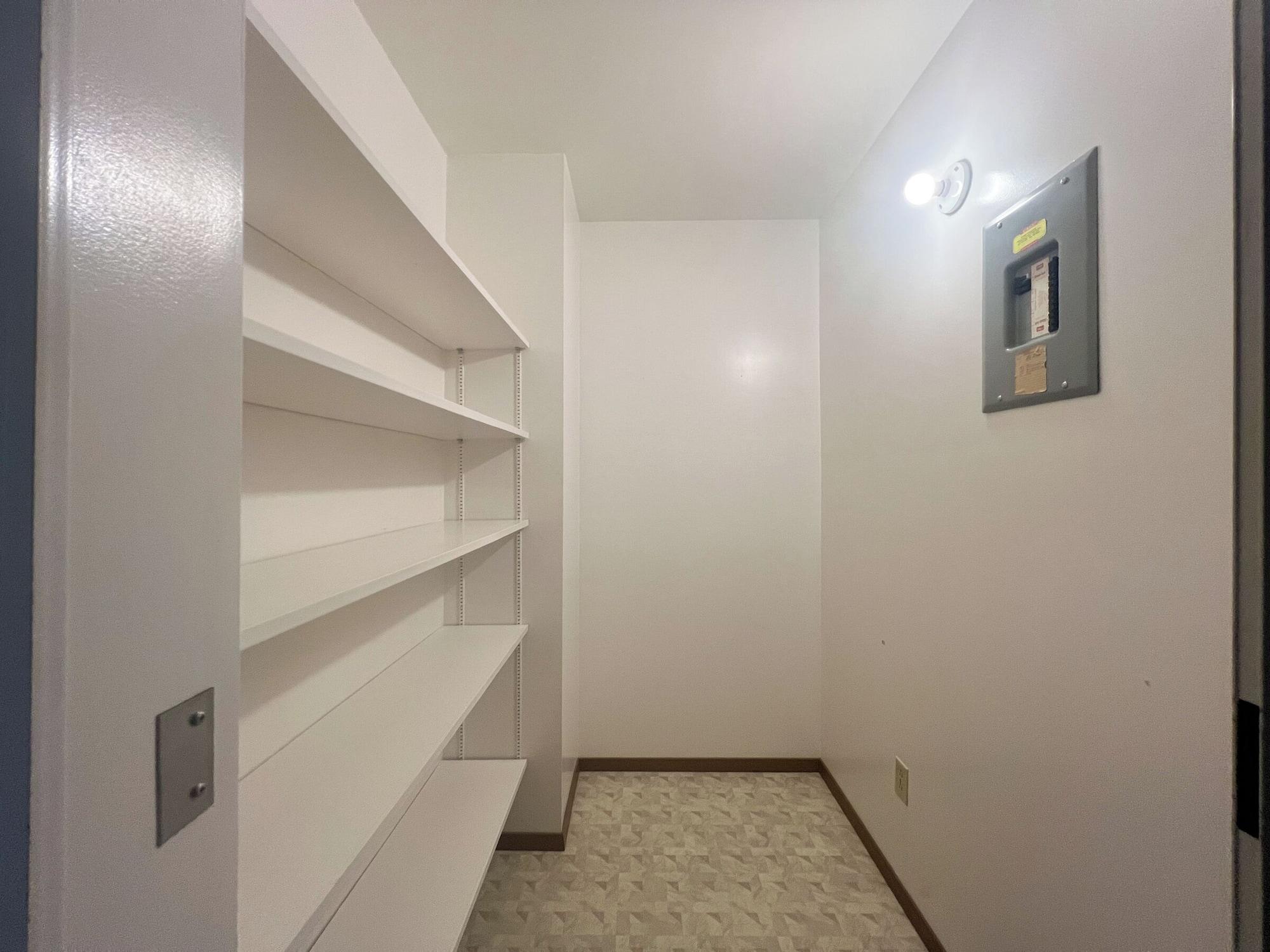 Set de Habitación WorkStay Lodging - Spy Hill, SK - Near Esterhazy, Rocanville & Potash Mine Sites