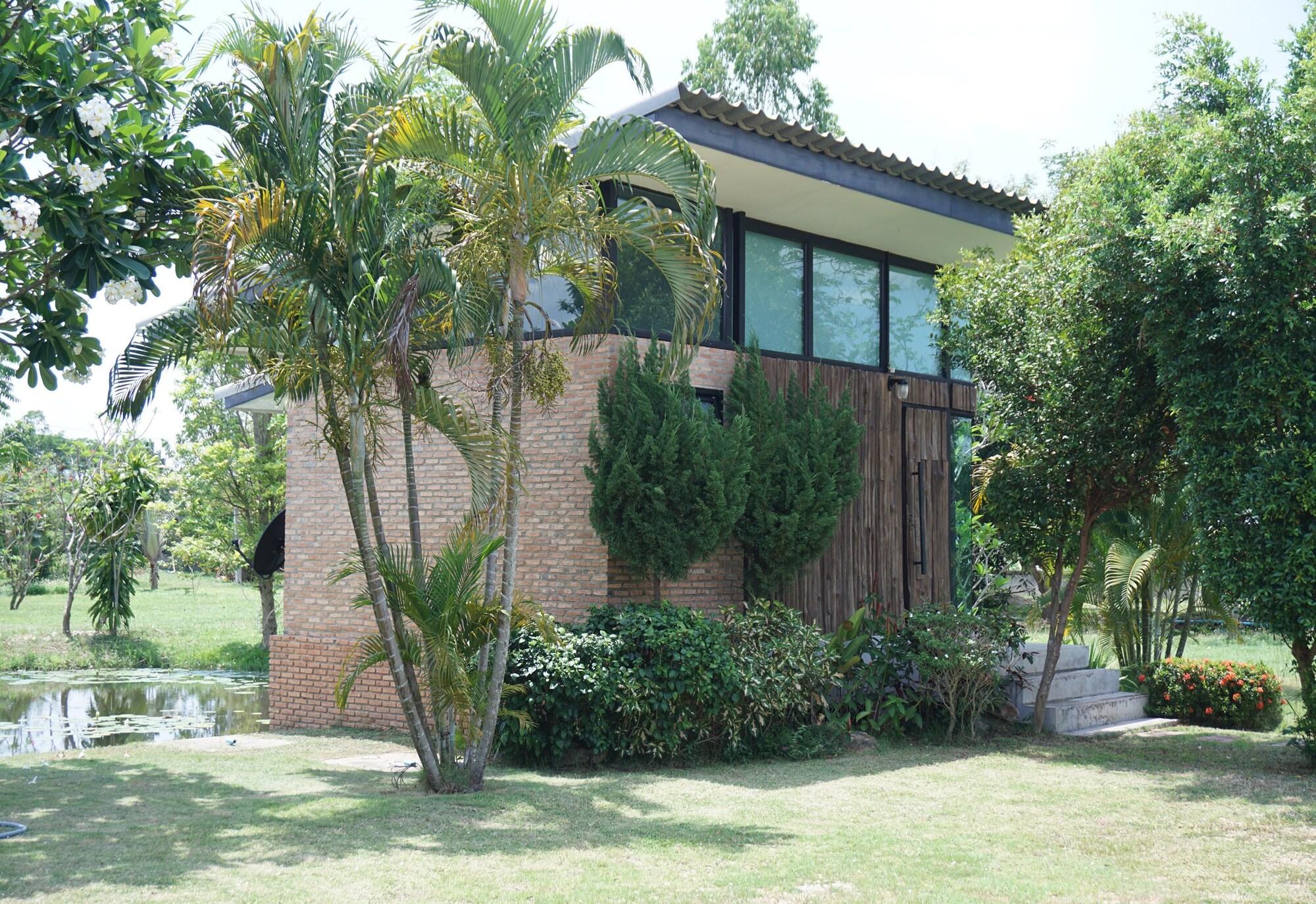 Varios The Lampang Villa