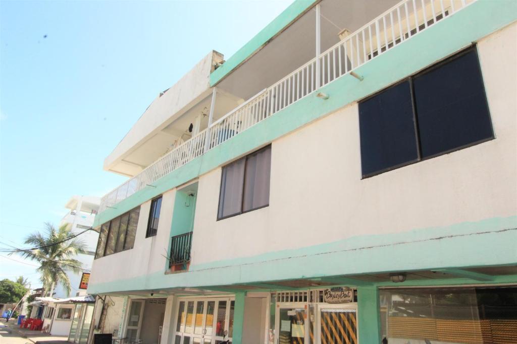 Vista Exterior Posada Bayley Boat