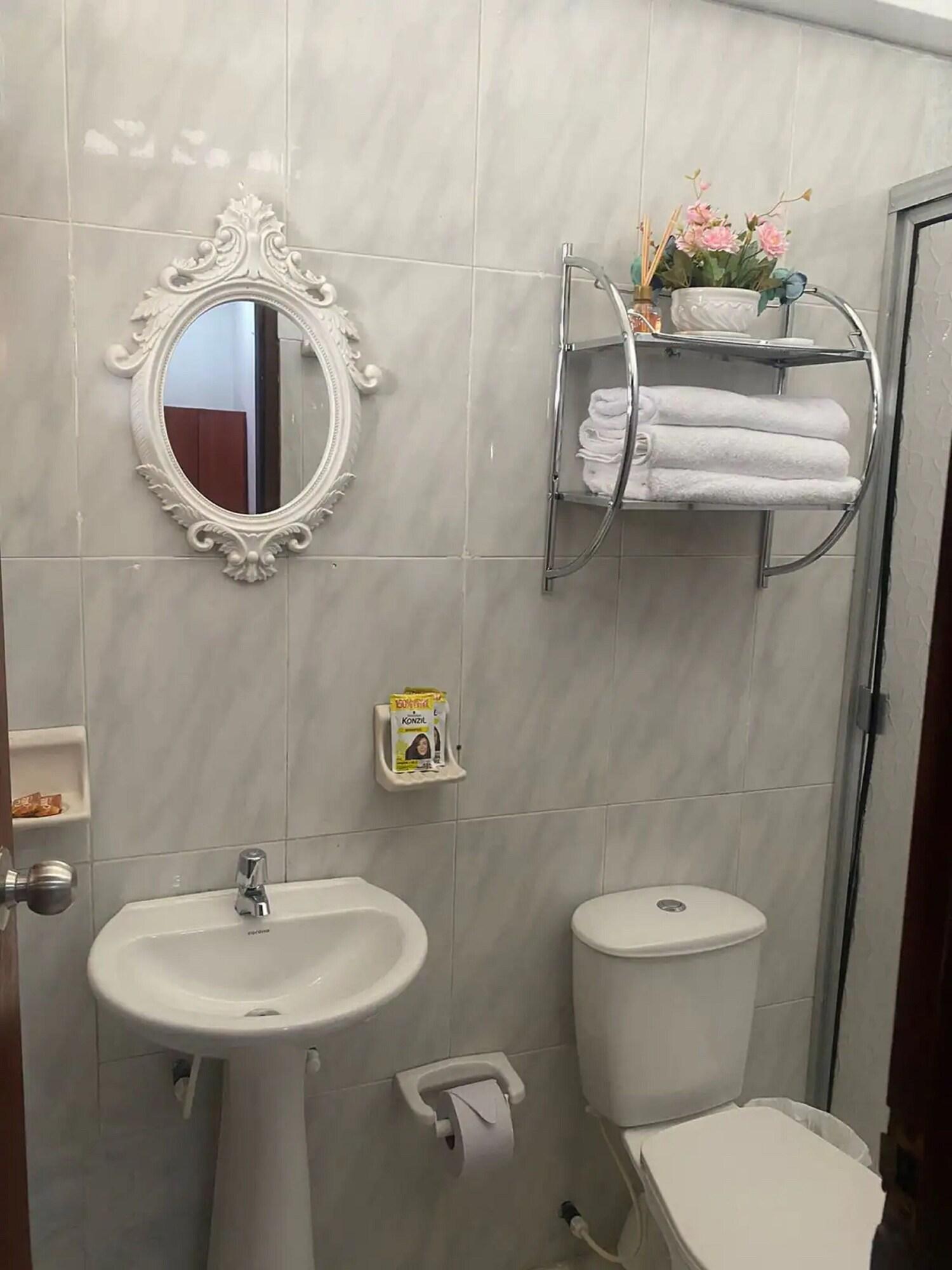 Equipamiento de Habitación CASA DE 2 HAB 2AG-1M CON JACUZZI Y WIFI