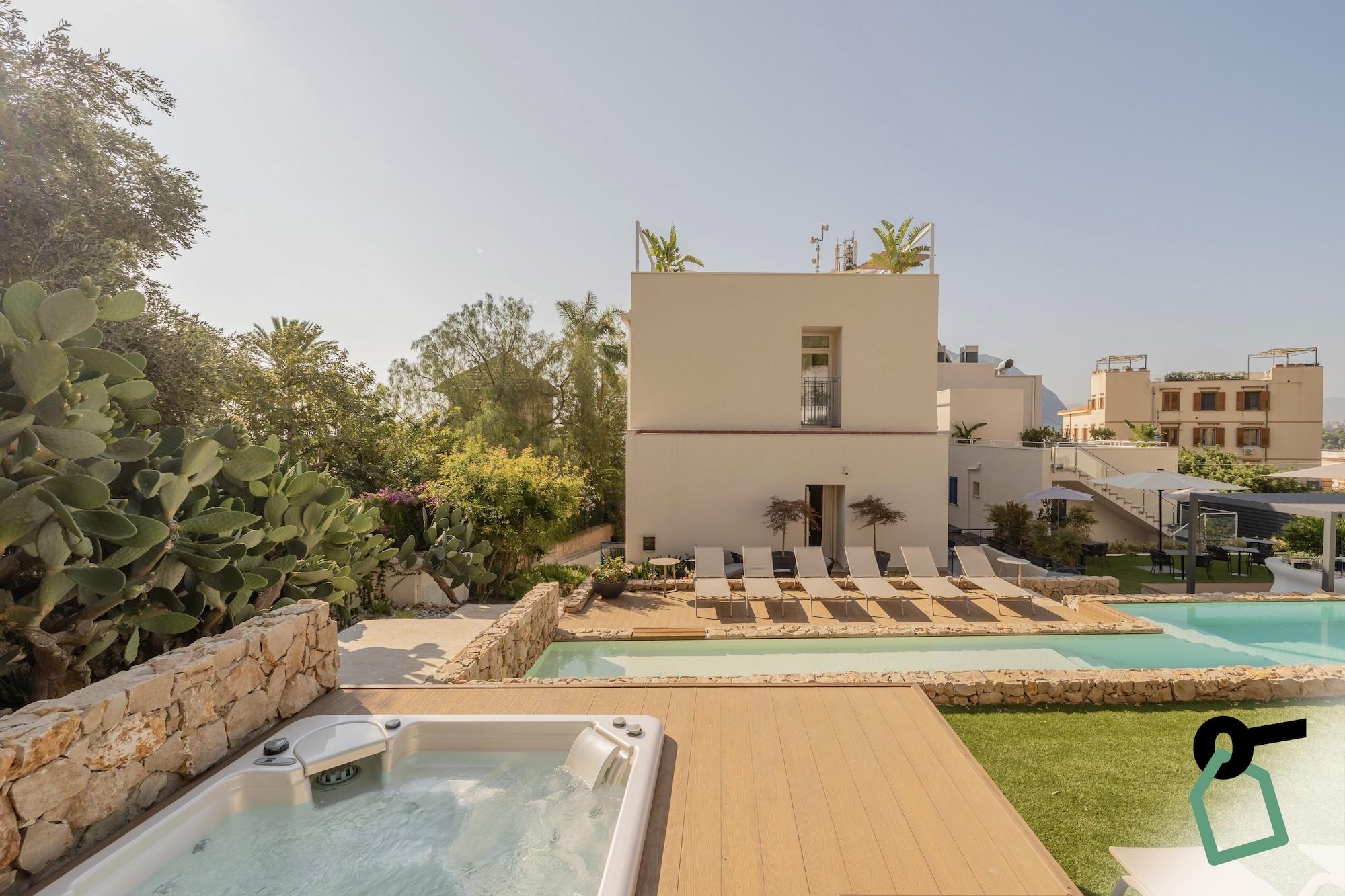 Vista Exterior Hotiday Mondello Beach