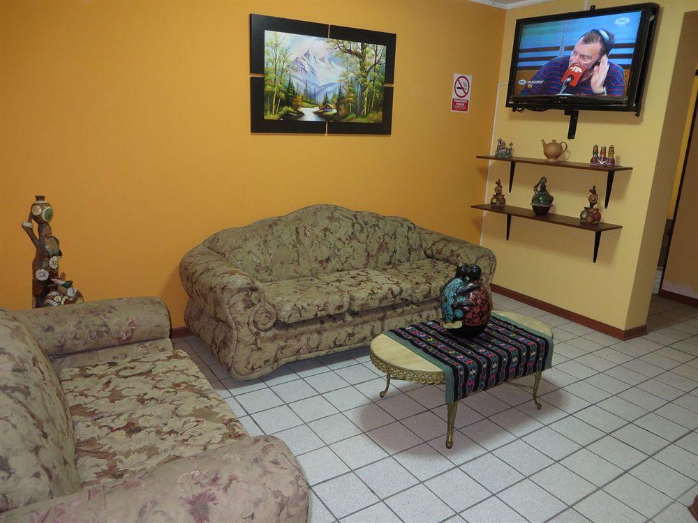 Vista Lobby Kurmi Hostel Lima Airport