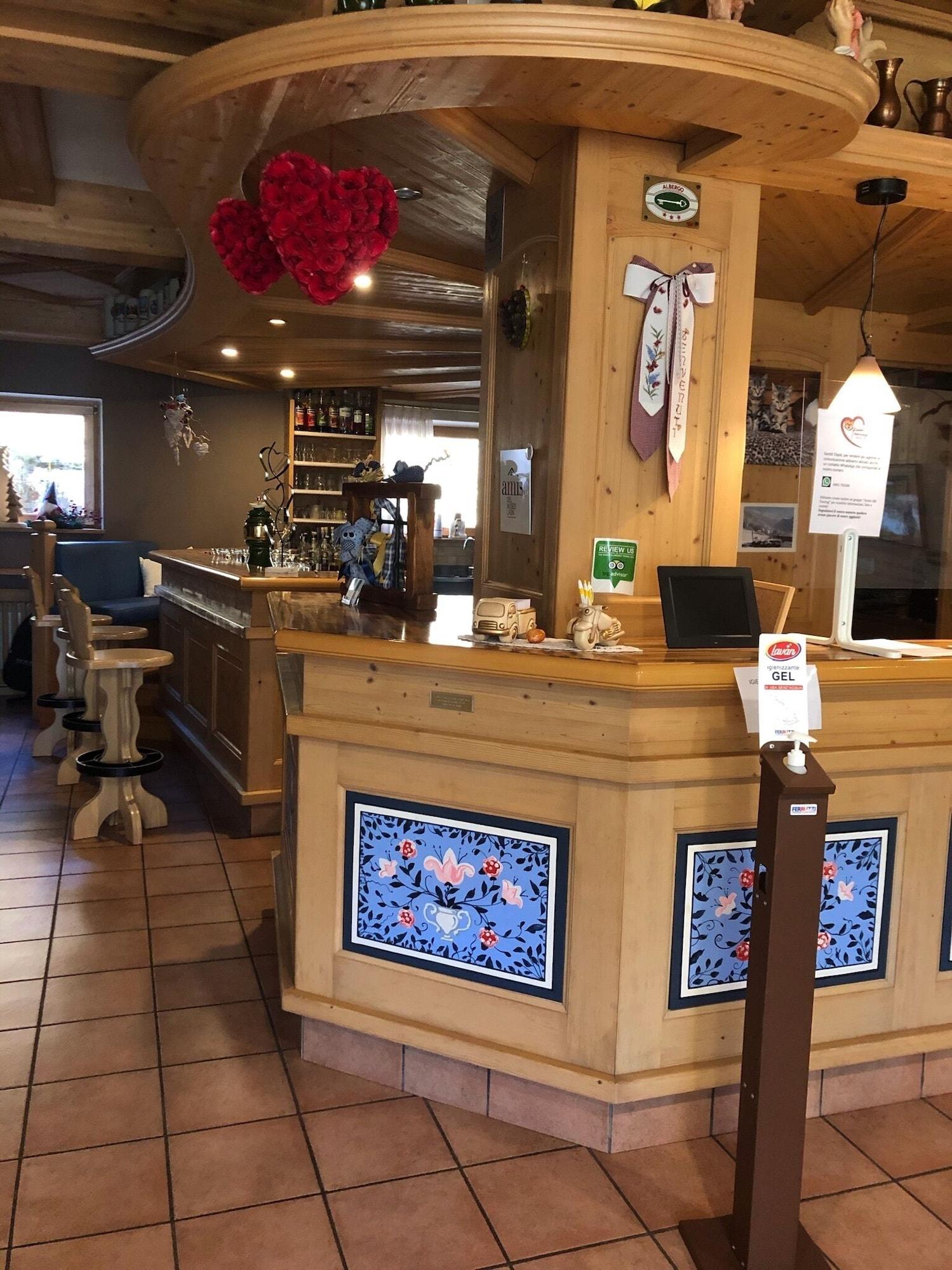 Vista Lobby Alpine Touring Hotel