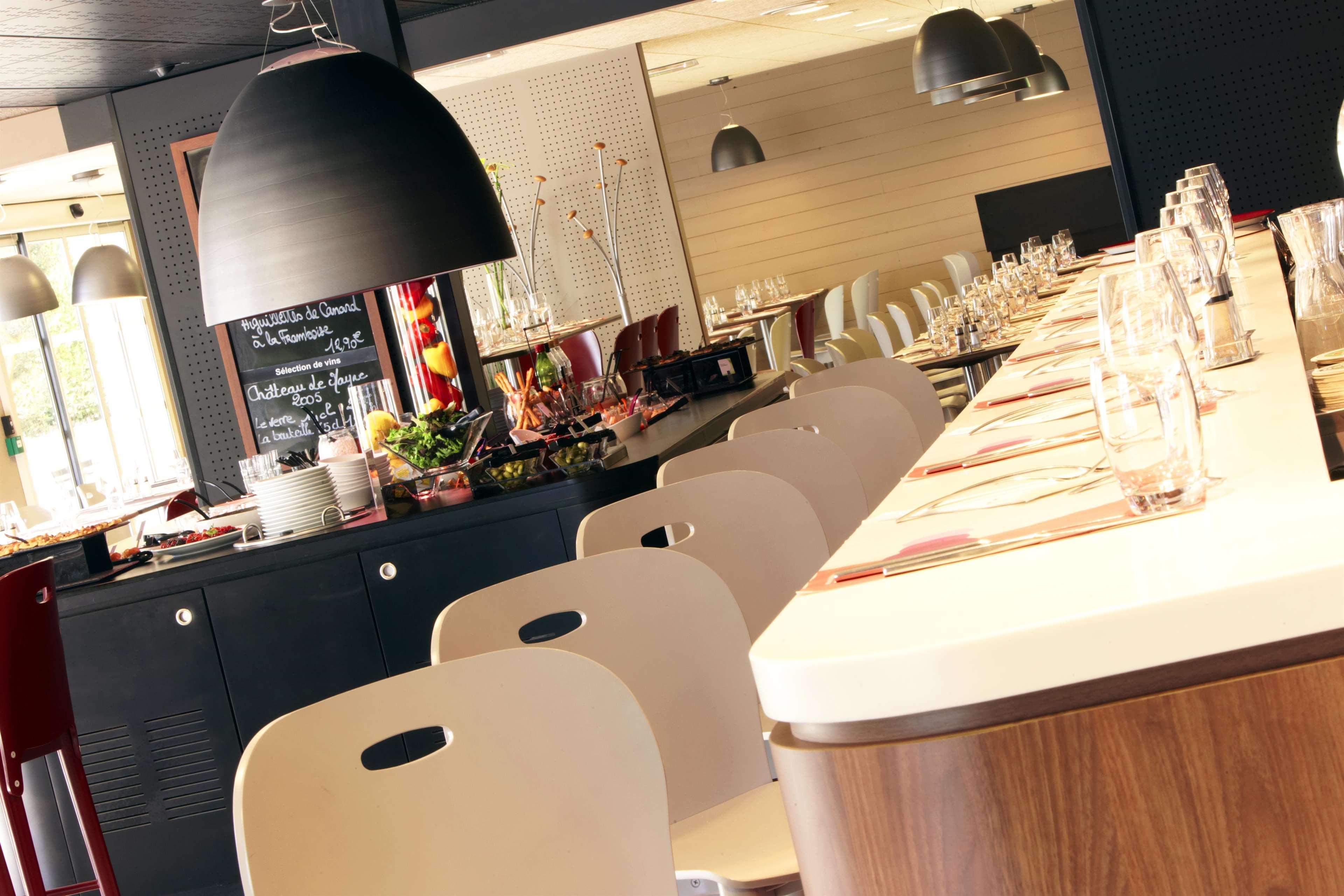 Bar/Salón Campanile Guéret