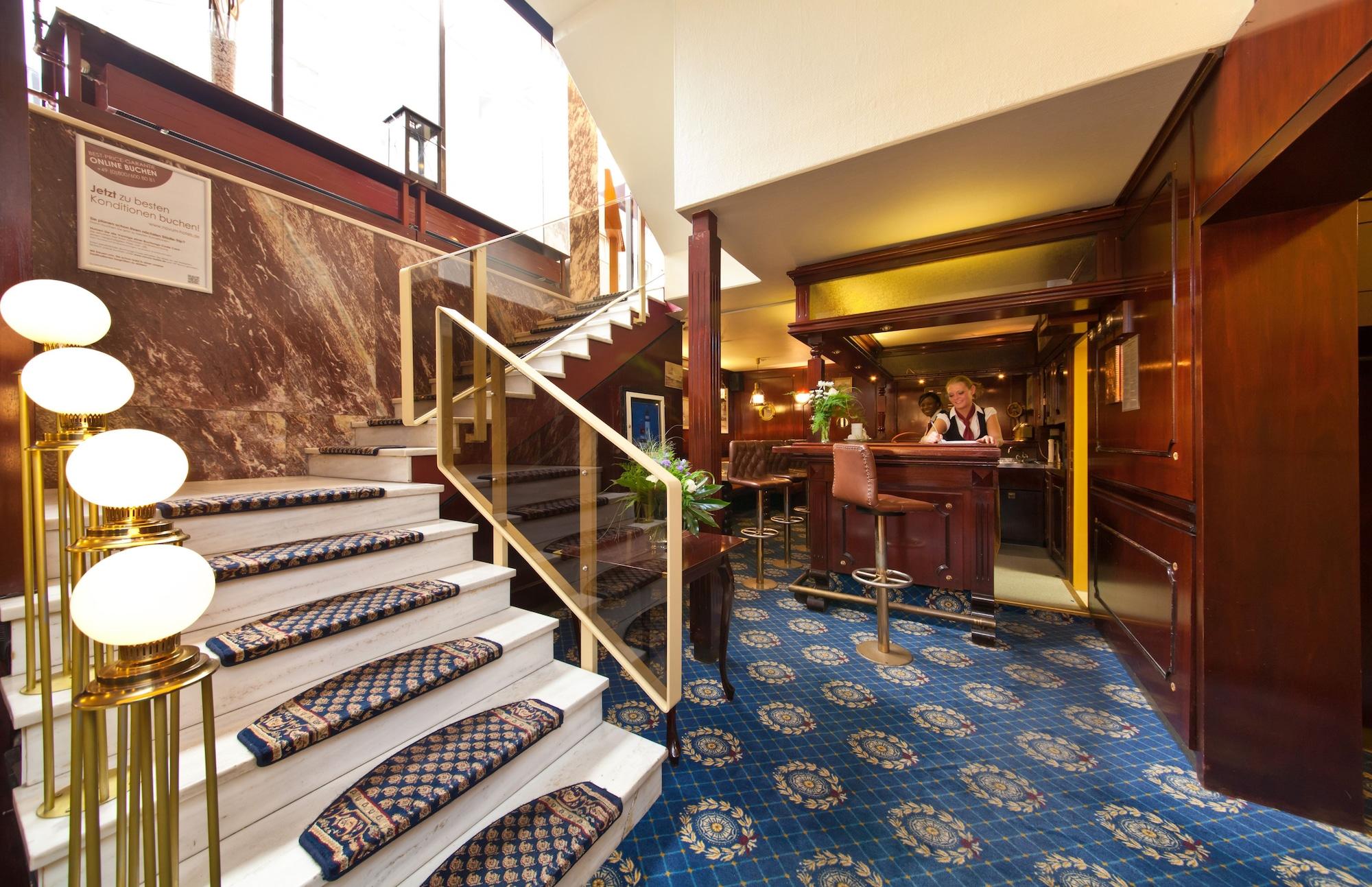 Vista Lobby Hotel Leonet