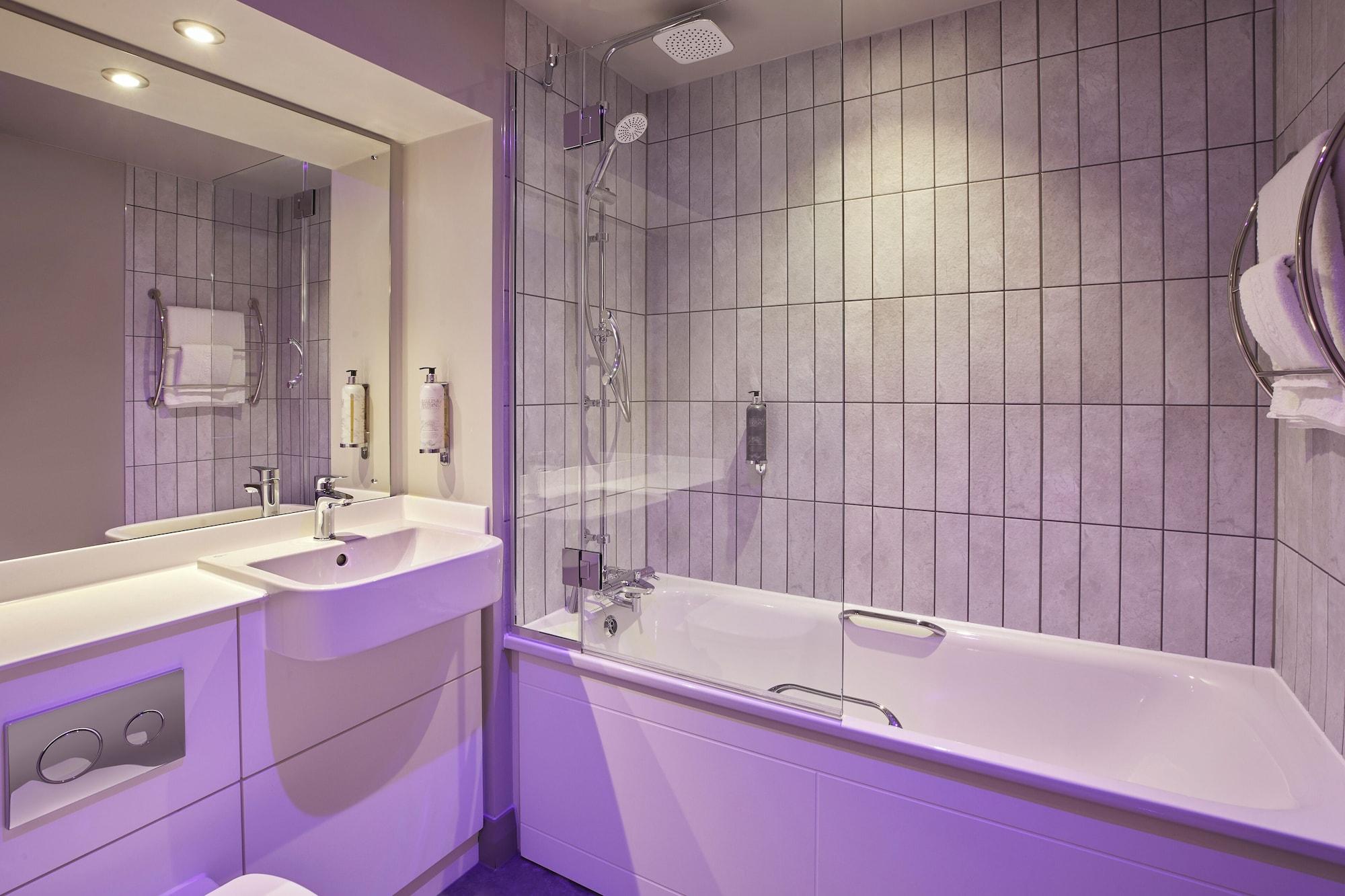 Equipamiento de Habitación Premier Inn Belfast City Cathedral Quarter