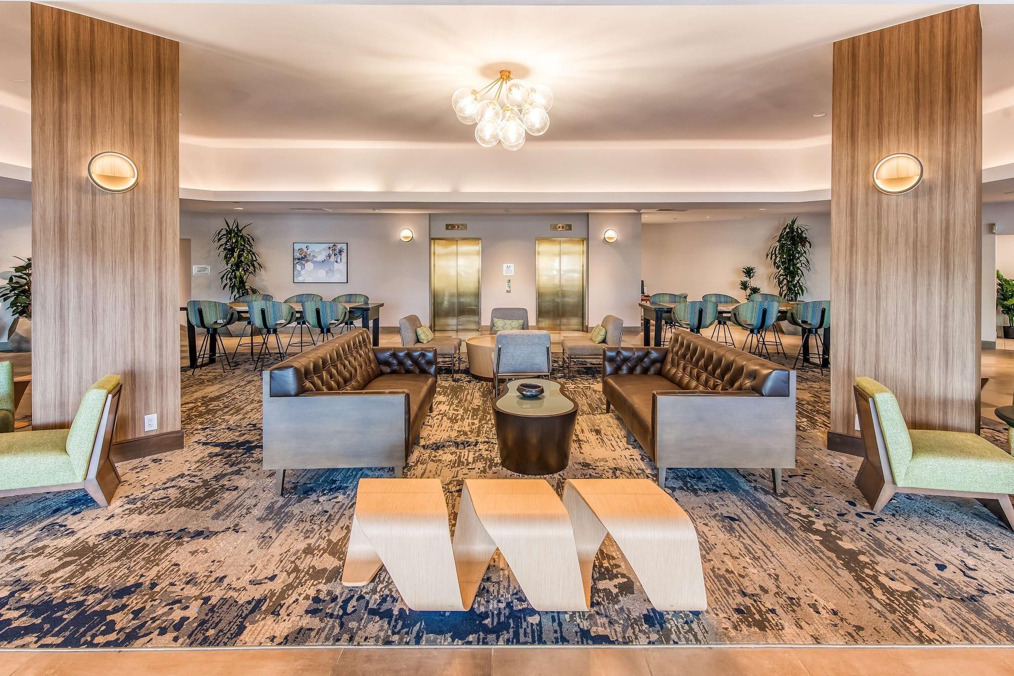 Vista Lobby DoubleTree by Hilton Carson