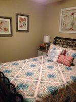 Alquiler Vacacional - LAKEFRONT-BEAUTIFUL, PEACEFUL VIEWS-HEATED POOl & JACUZZI