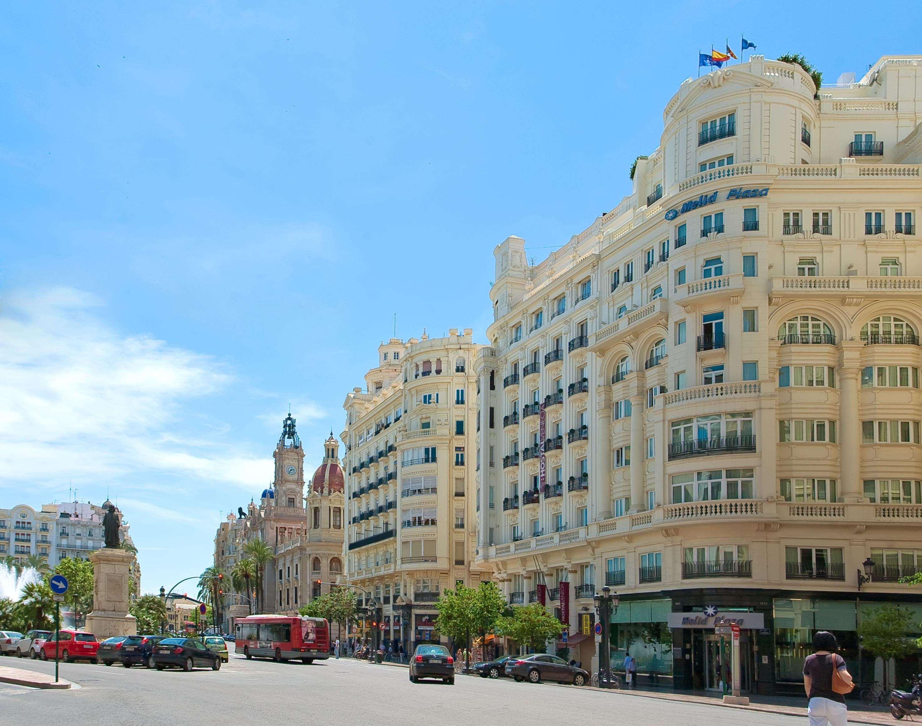Vista Exterior Melia Plaza Valencia