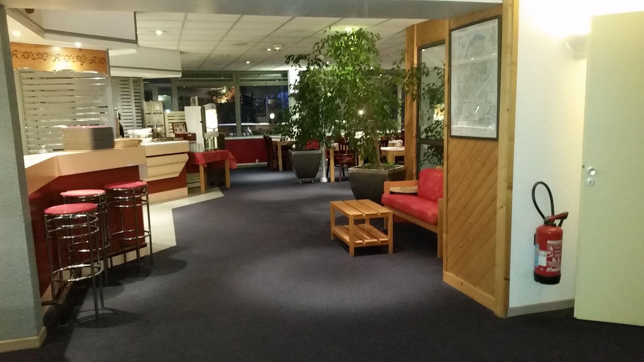 Bar/Salón Hôtel Inn Moutiers