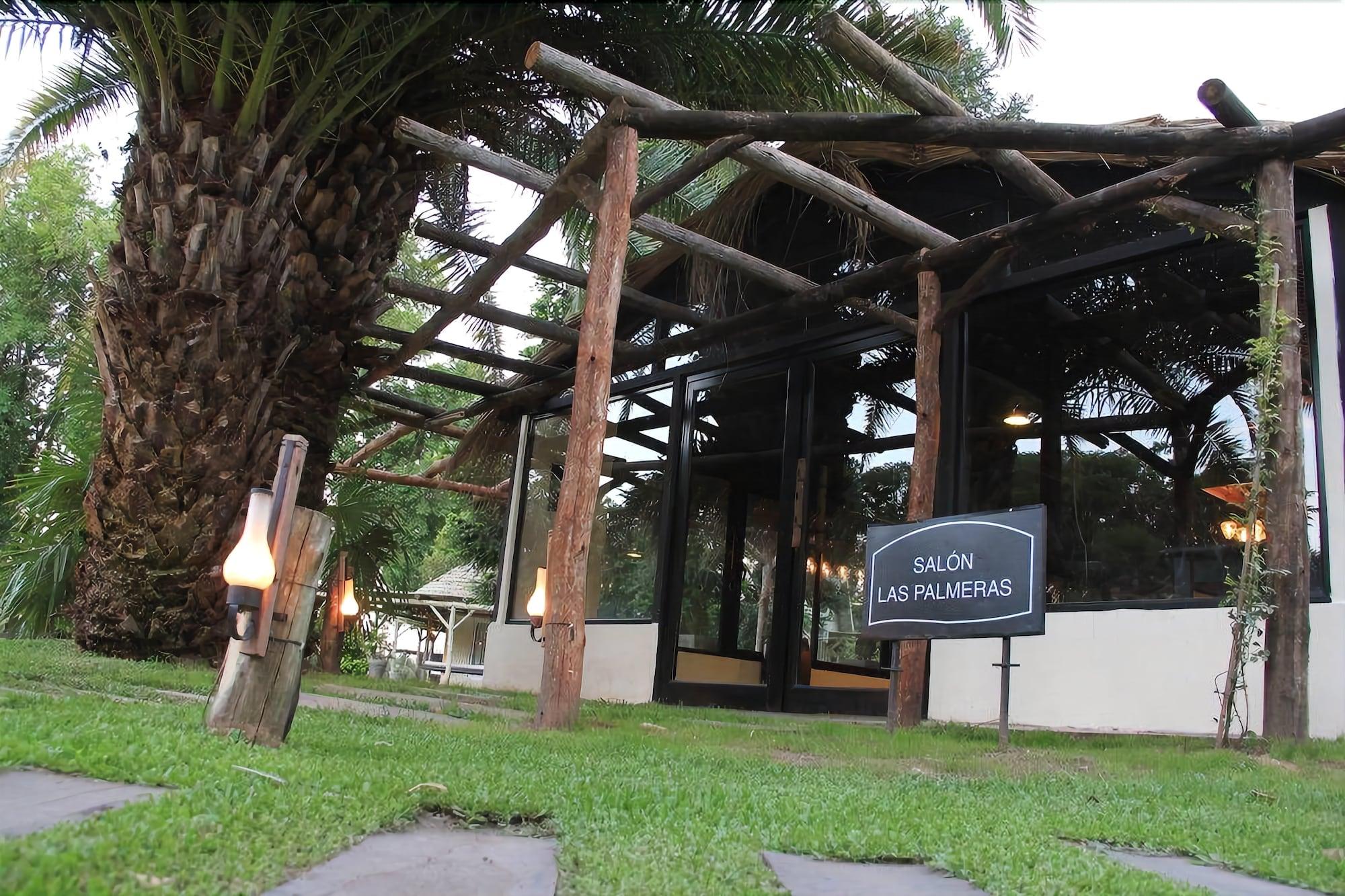 Restaurant Howard Johnson by Wyndham Finca Maria Cristina
