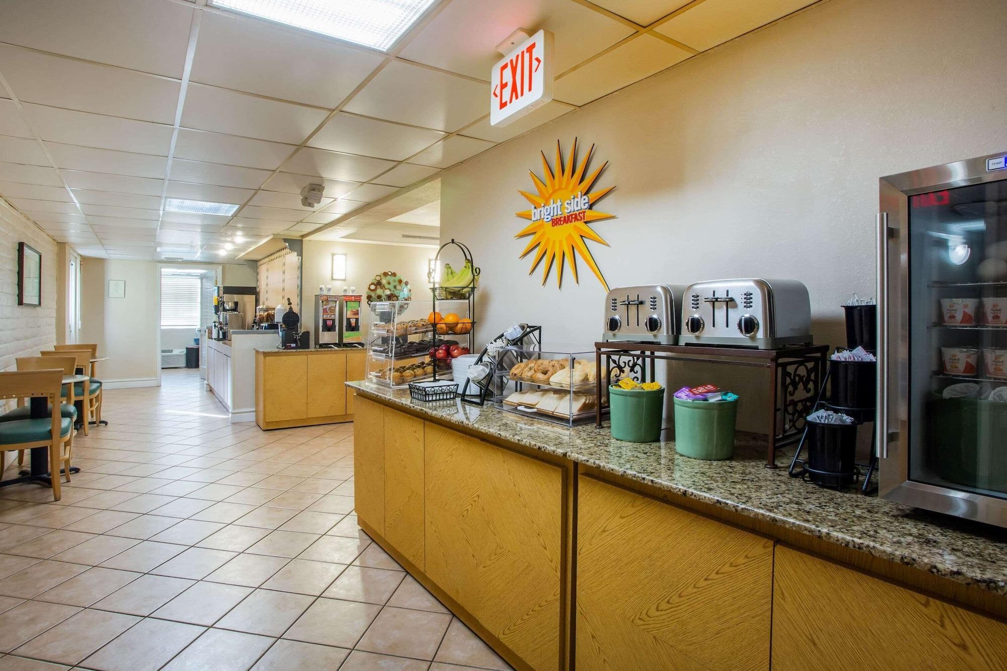 Restaurant La Quinta Inn by Wyndham Norfolk Virginia Beach