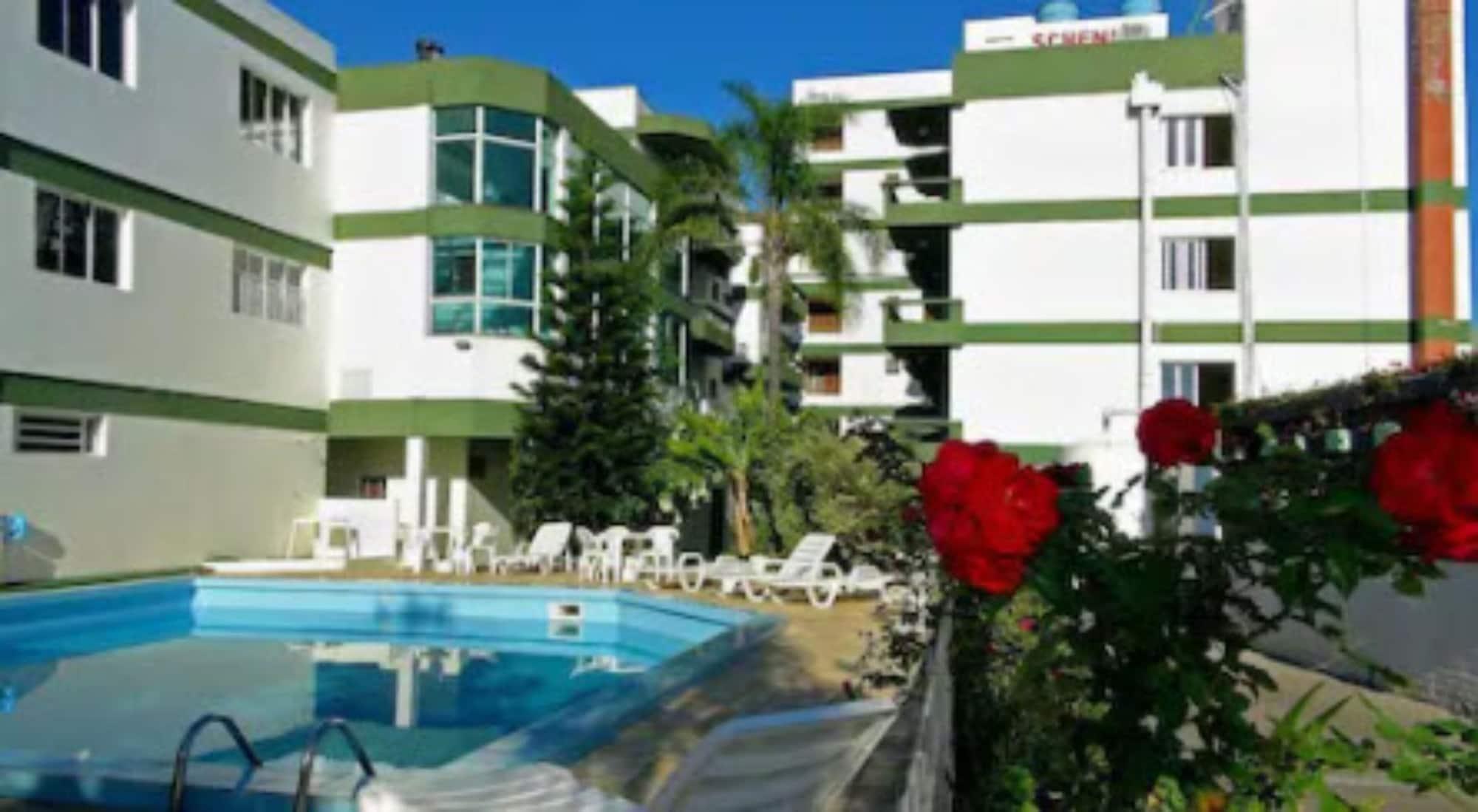 Varios Schenkel Hotel