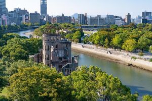Actividad - Explore Hiroshima and Miyajima - Full-Day Small Group Tour