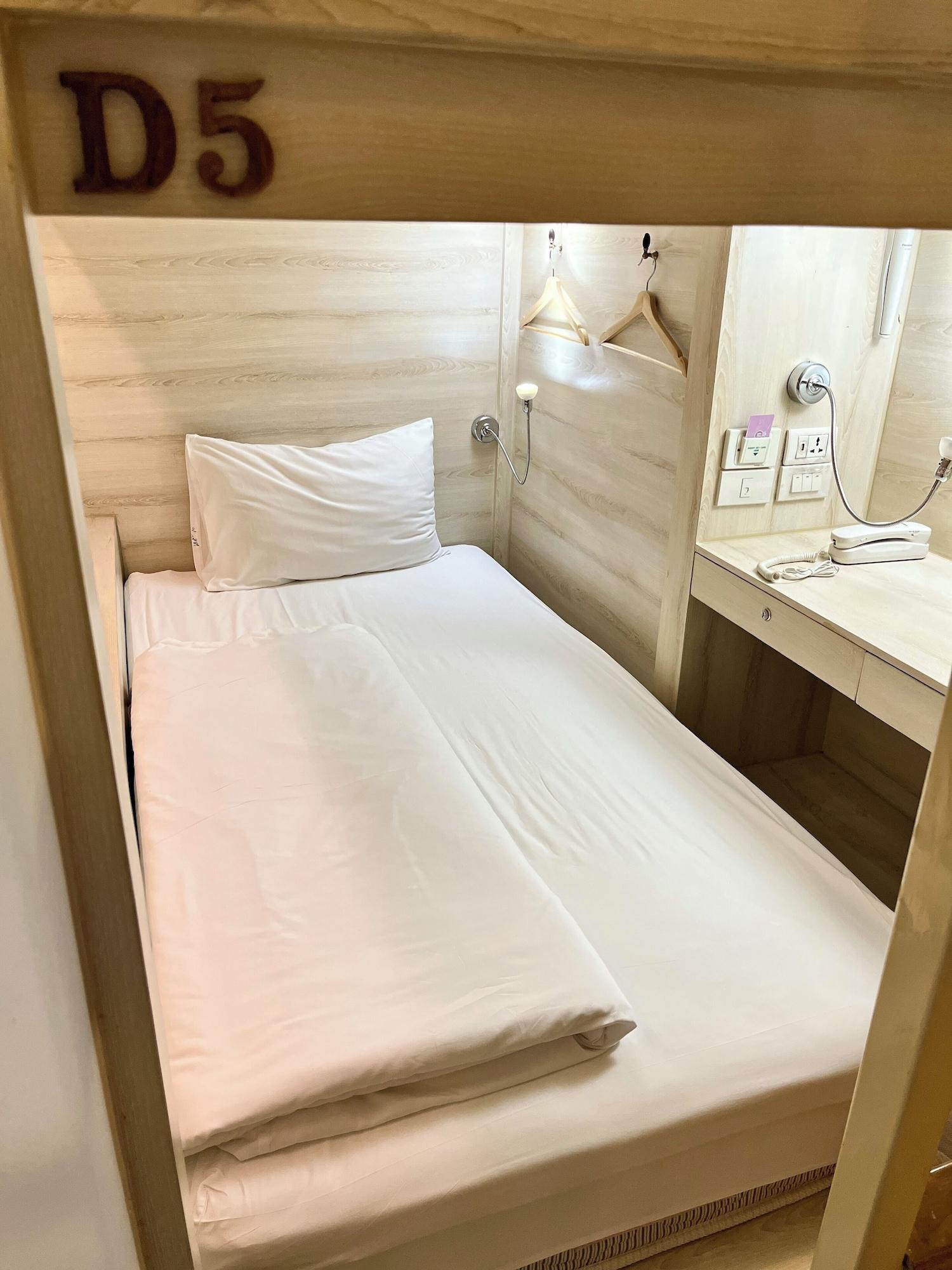 Varios Mariya Lady Hostel At Suvarnabhumi Airport - Female Only