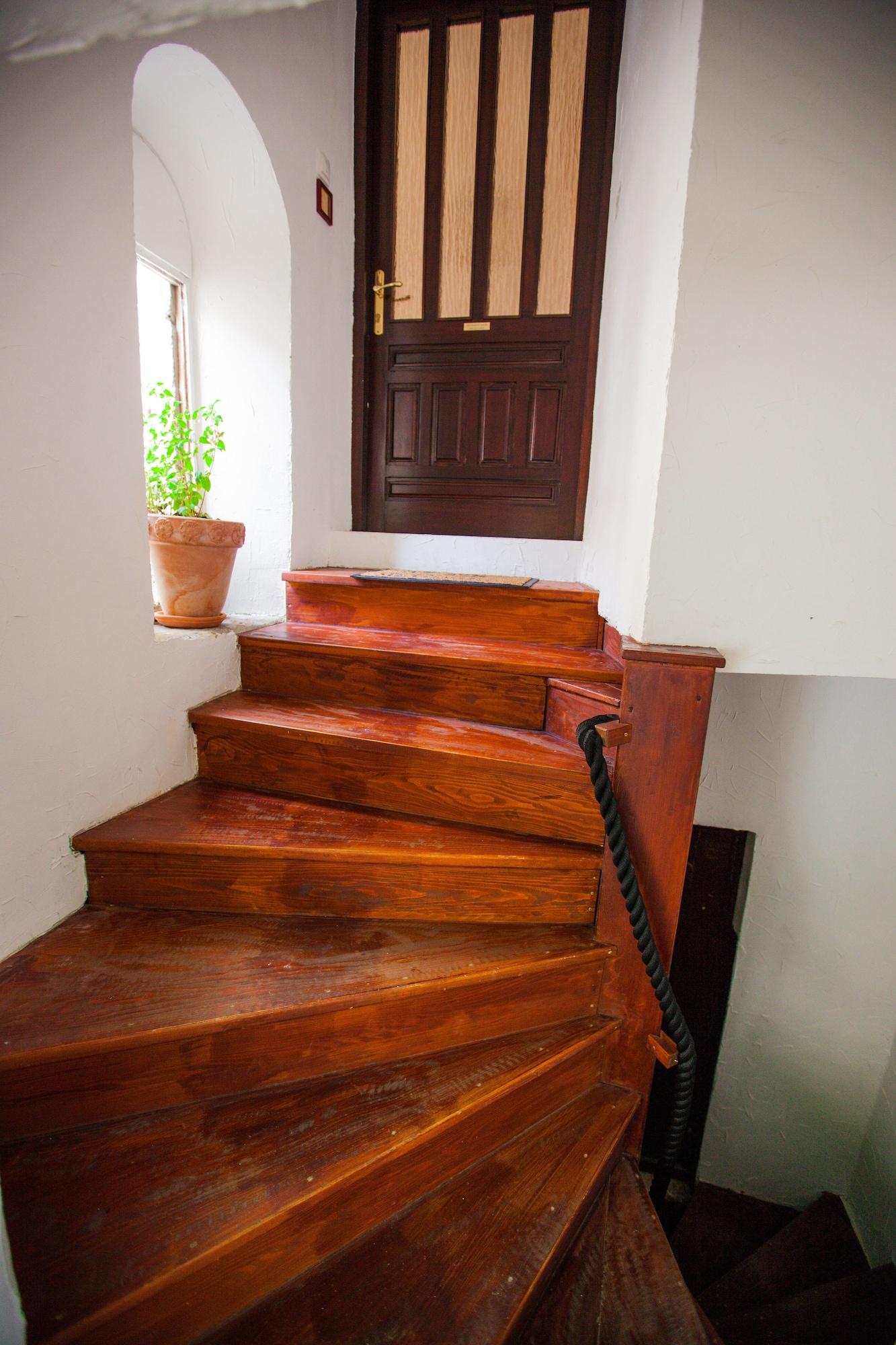 Varios Golden Gate Rooms