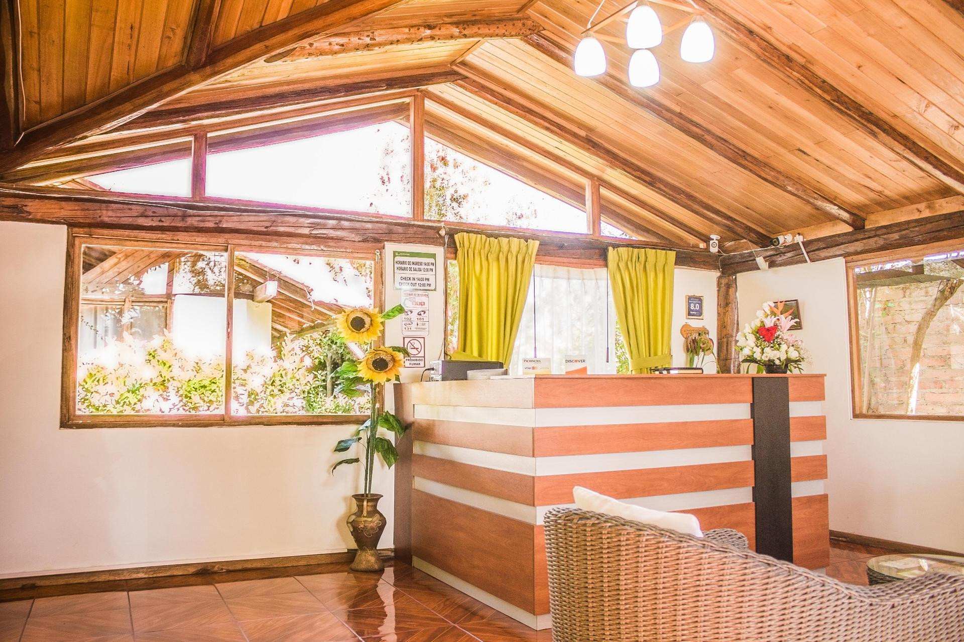 Vista Lobby Airport Garden Hosteria
