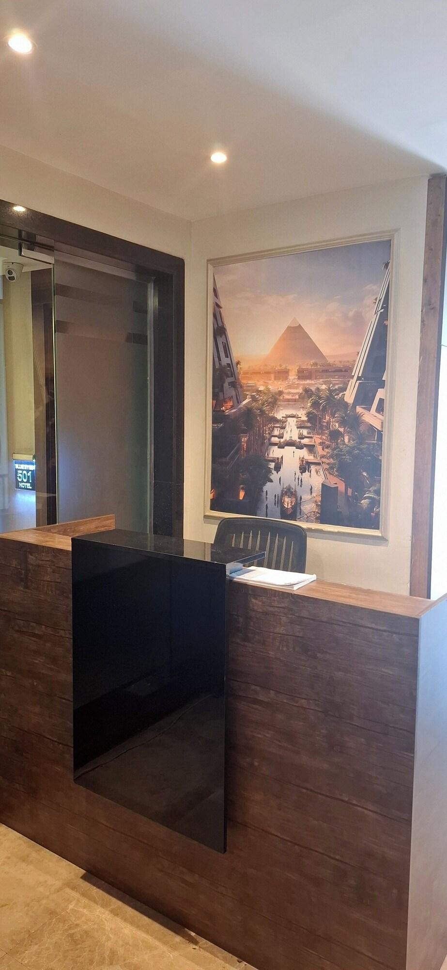Vista Lobby Blue Pyramids Eyes Hotel