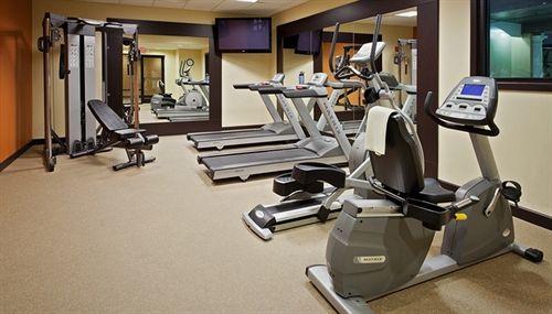 Gimnasio Country Inn & Suites By Carlson, Meerut