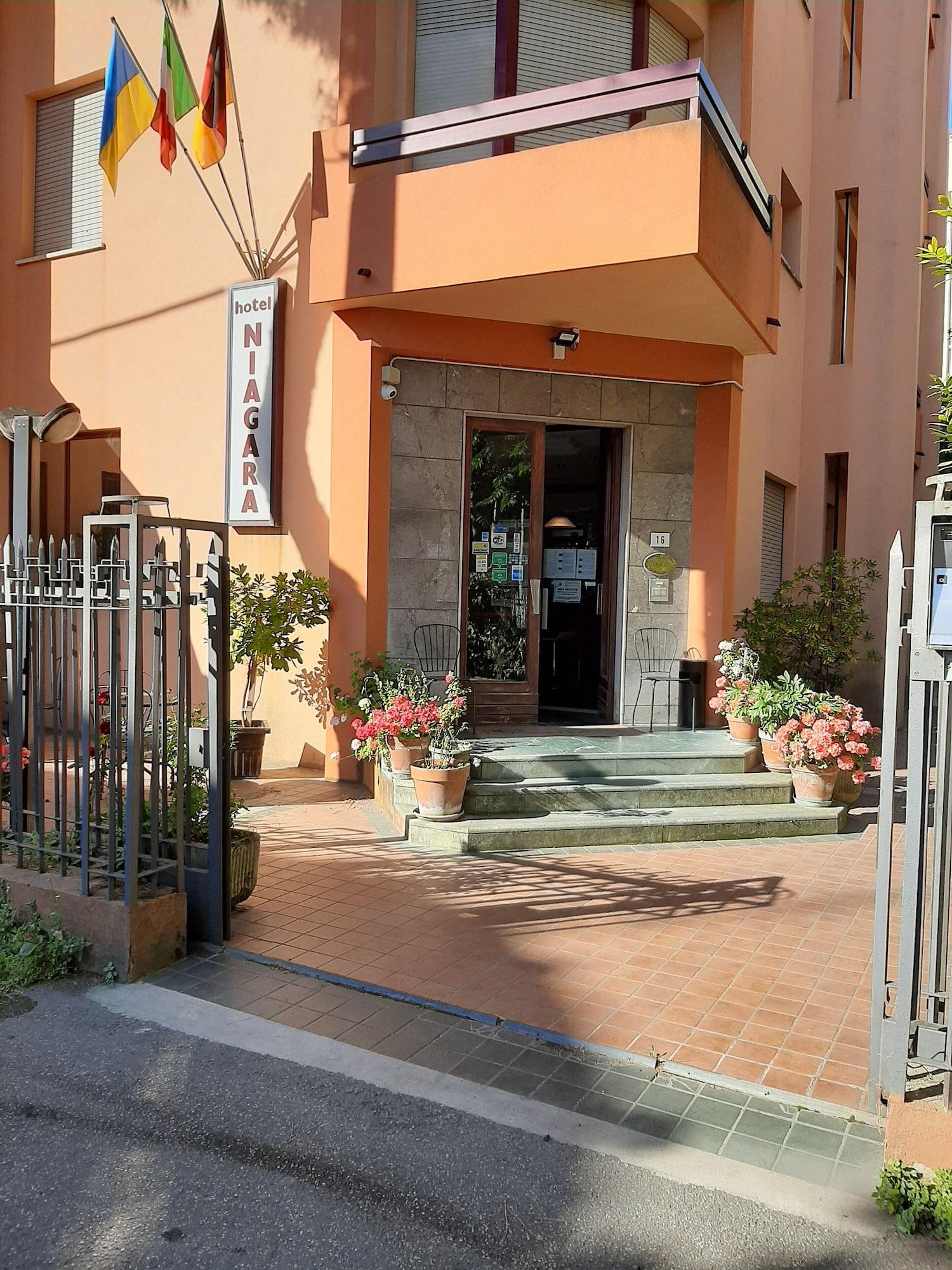 Varios Hotel Niagara Rimini