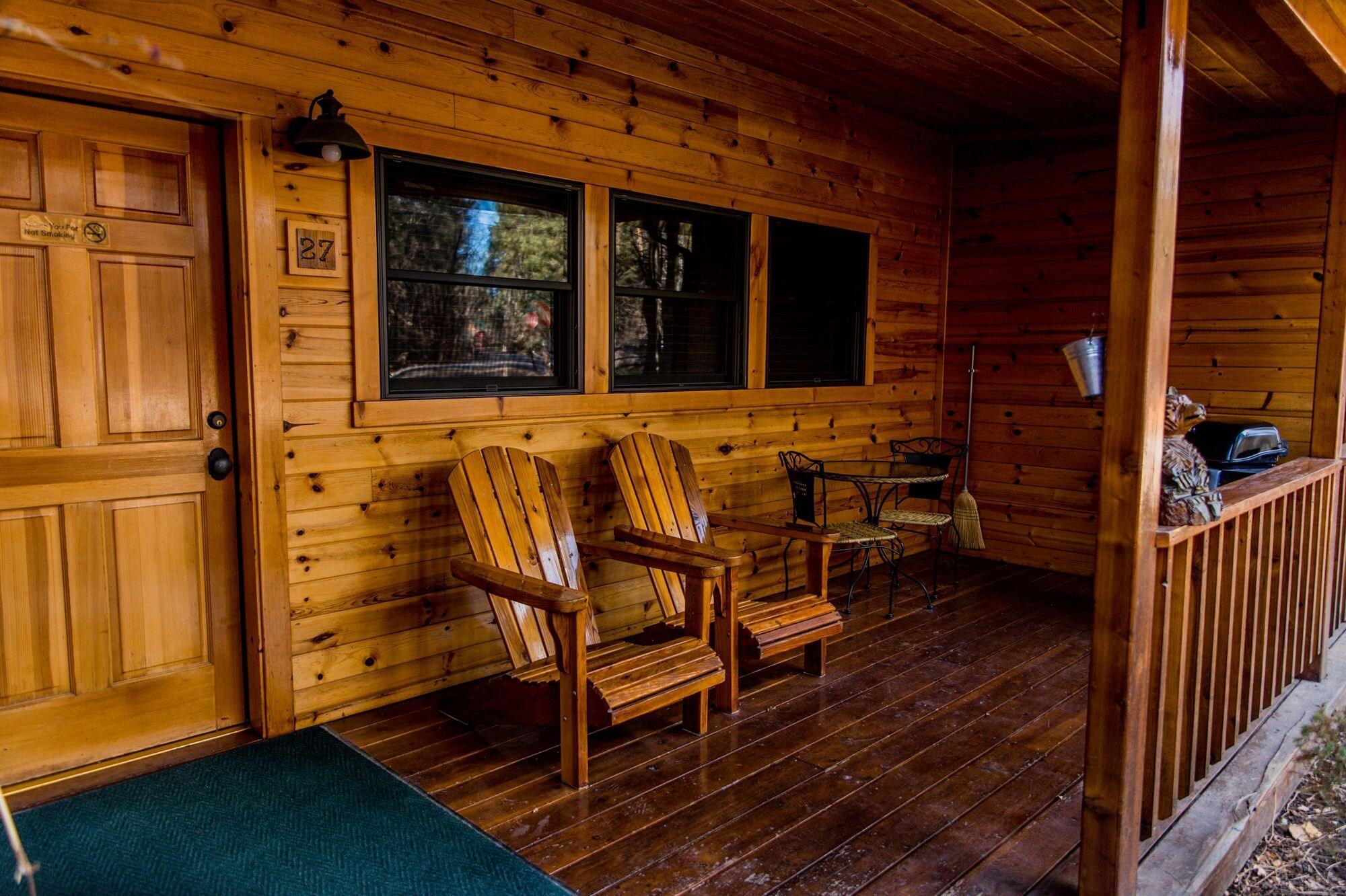 Varios Ruidoso Lodge Cabins