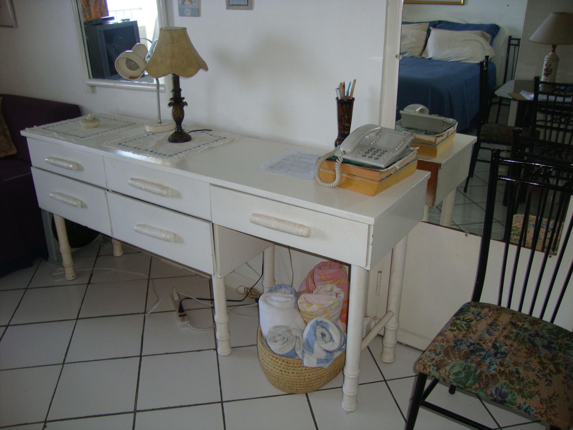 Habitación Ocean Suite Beach Front at Mobay Club