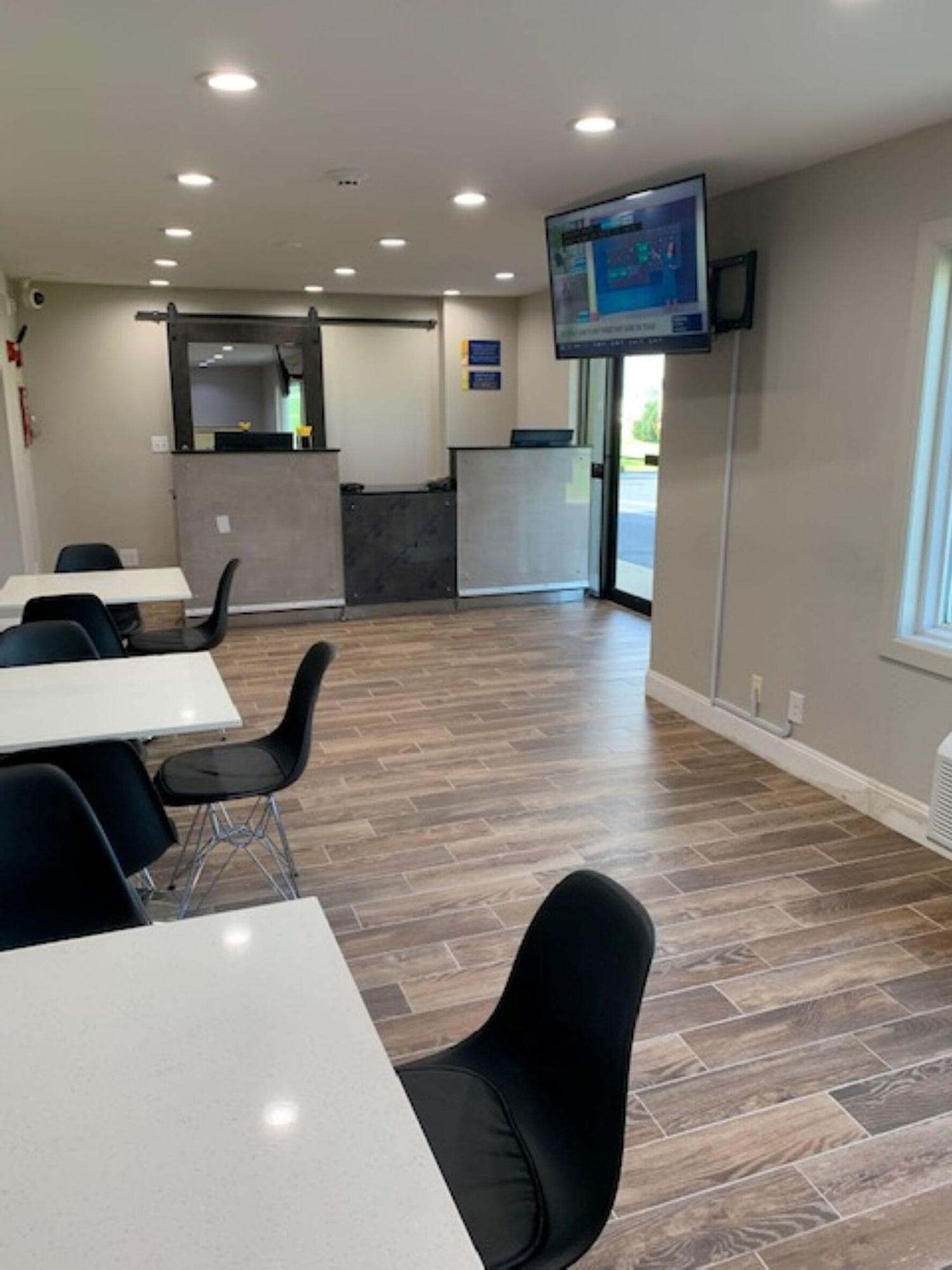 Vista Lobby Days Inn by Wyndham Bellville Mansfield