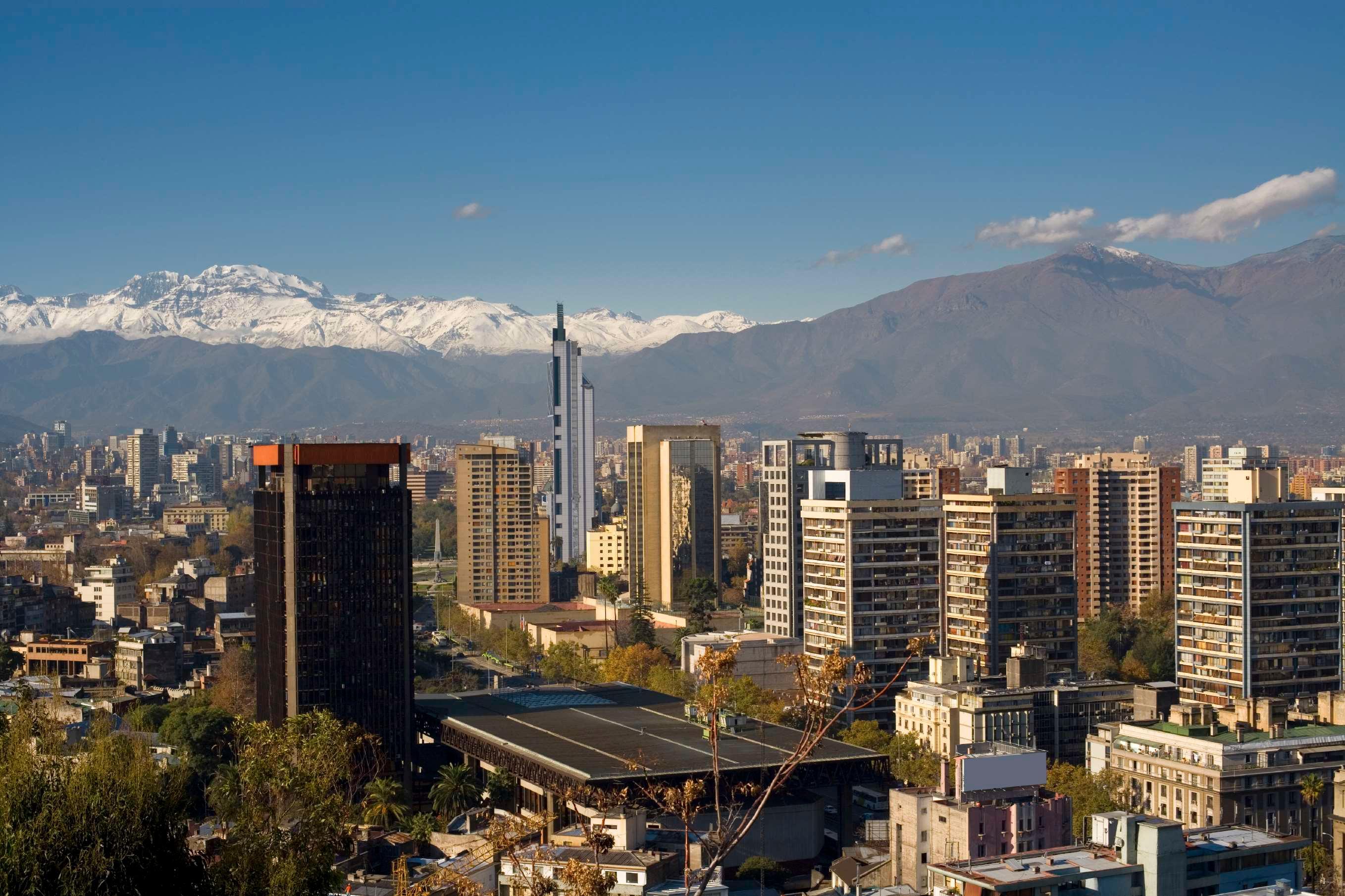 Vista Exterior NH Collection Plaza Santiago