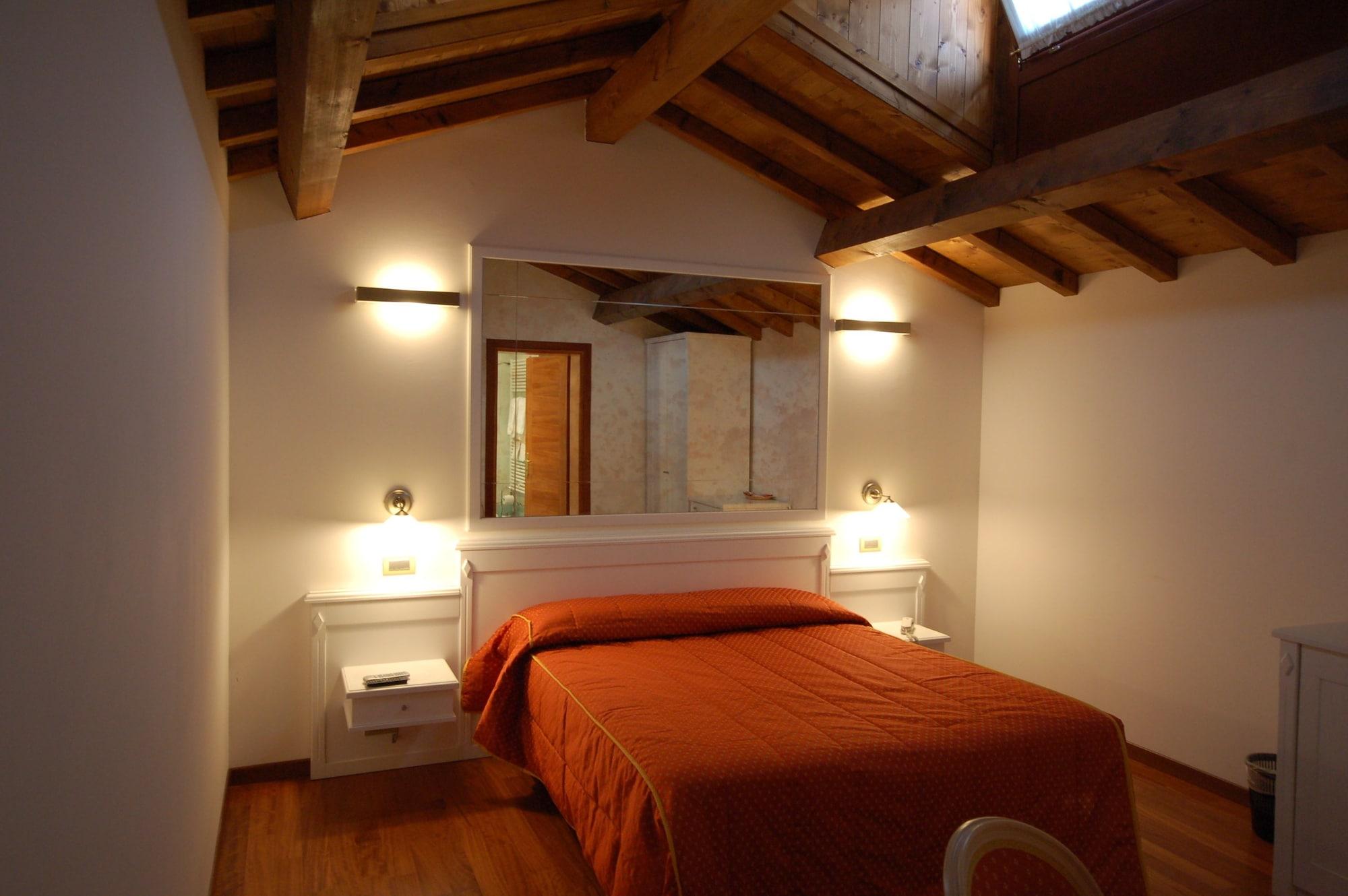 Varios Casanova FourRooms