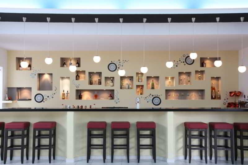 Bar/Salón Rhodian Sun